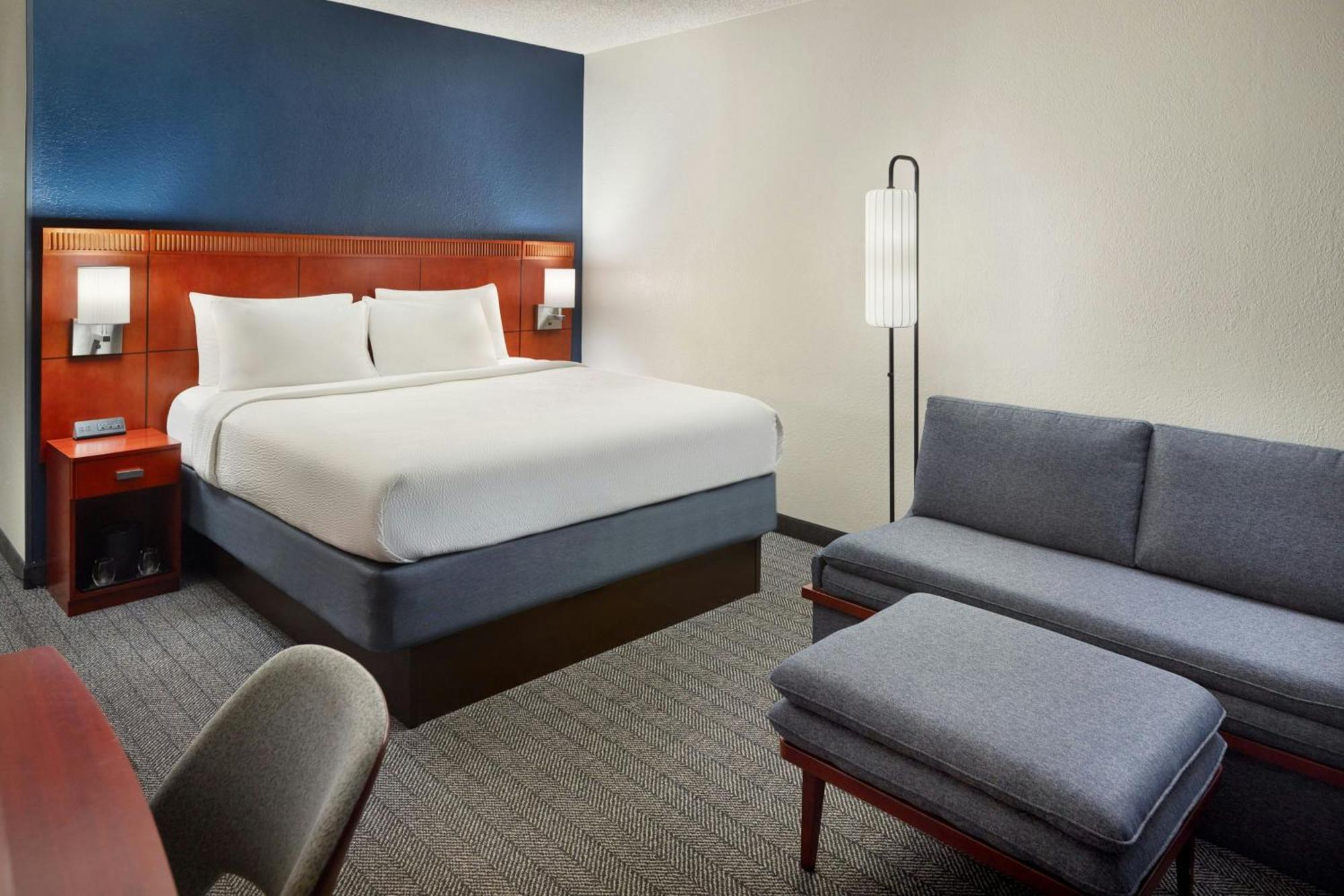 Courtyard By Marriott Lauderdale Of