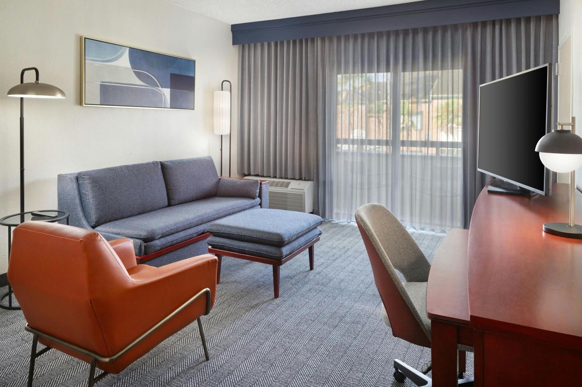 Courtyard By Marriott Lauderdale Of 3* Plantation