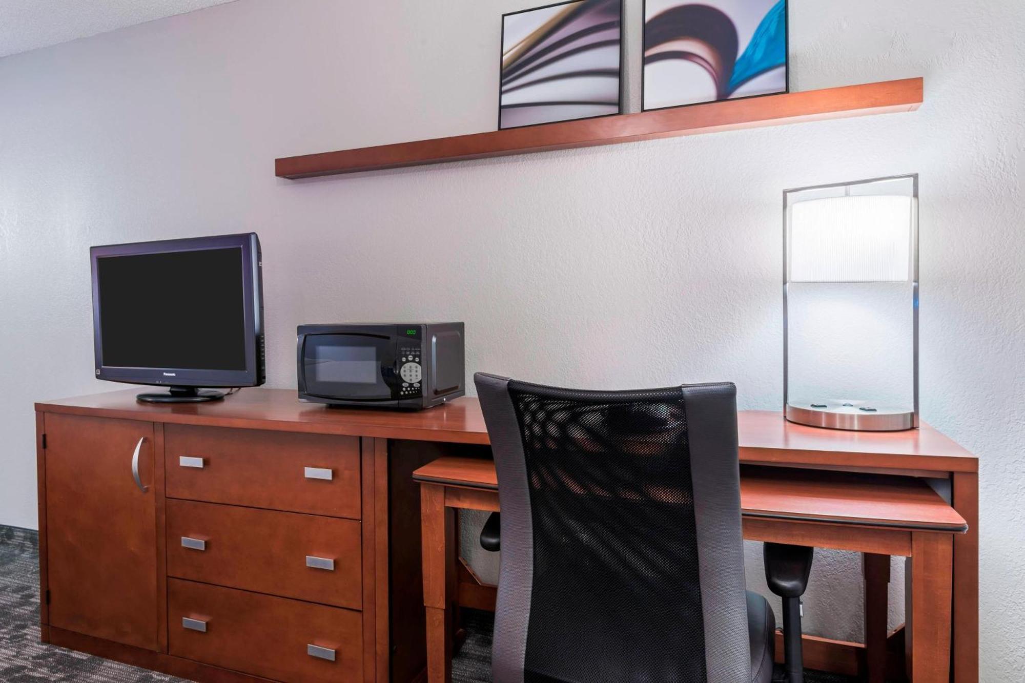Courtyard Bradenton Airport Hotel 3*