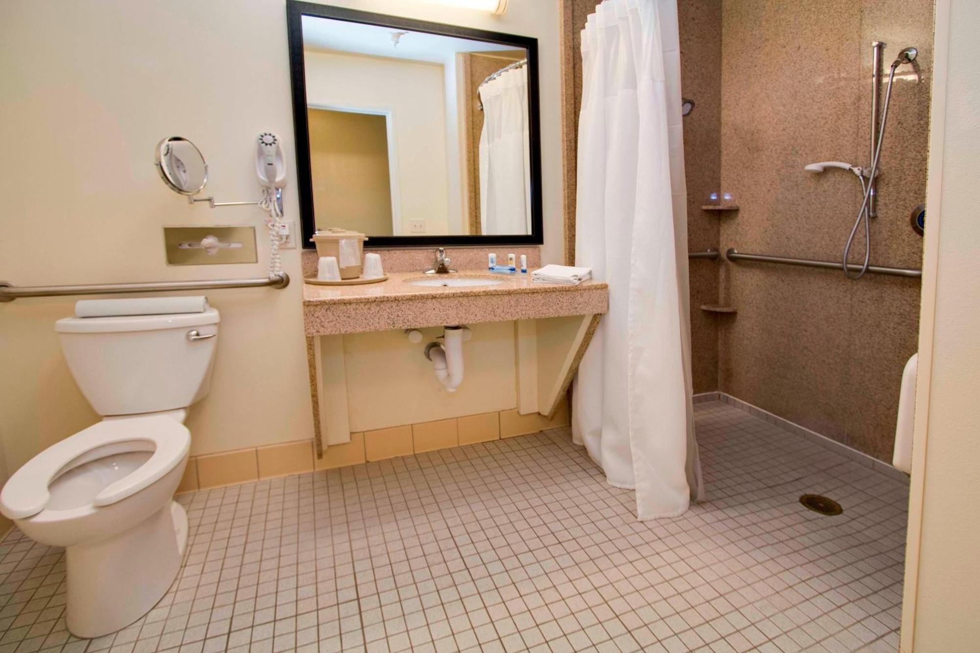Fairfield & By Marriott 3*