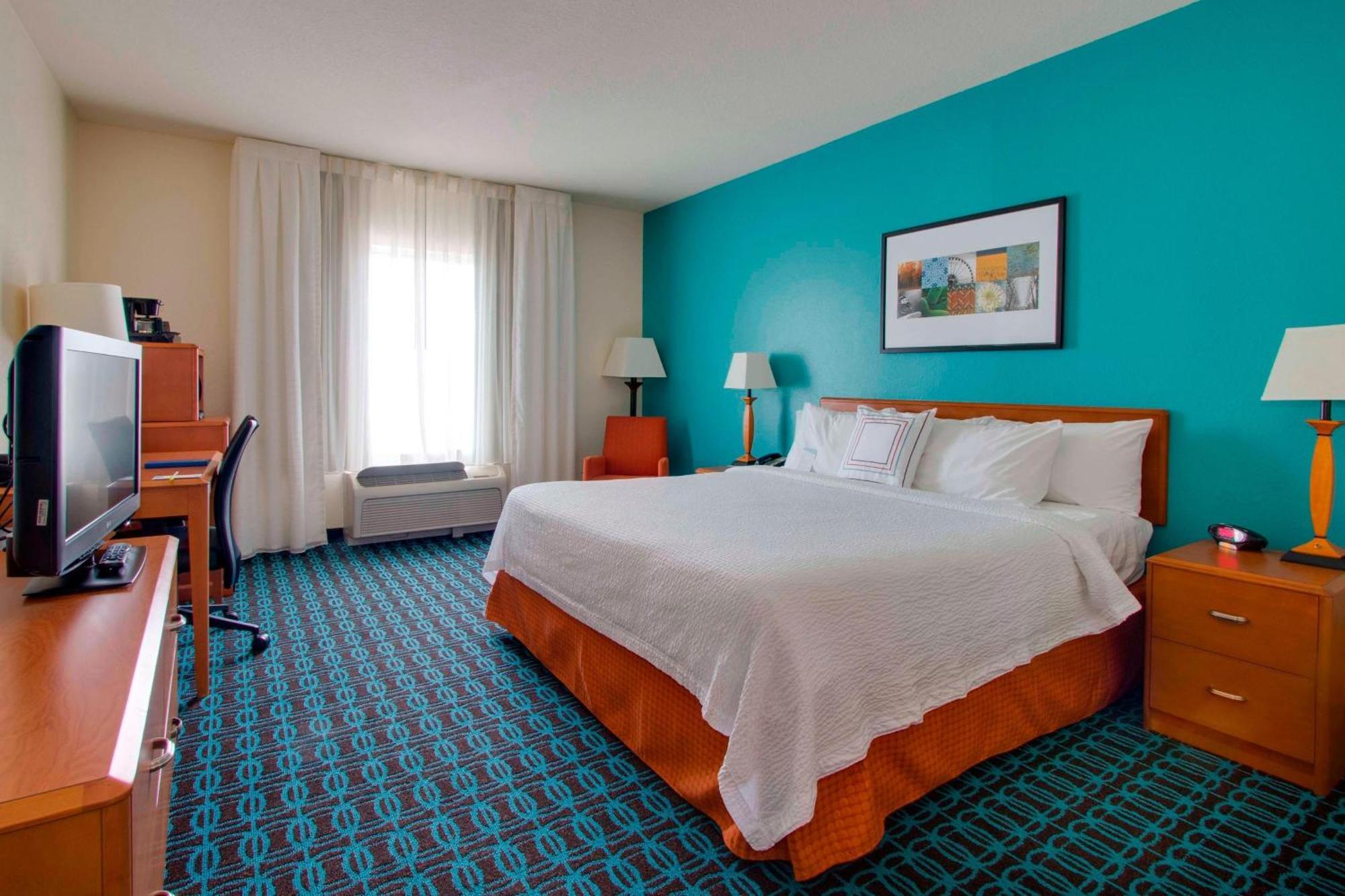 Hotel Fairfield & By Marriott