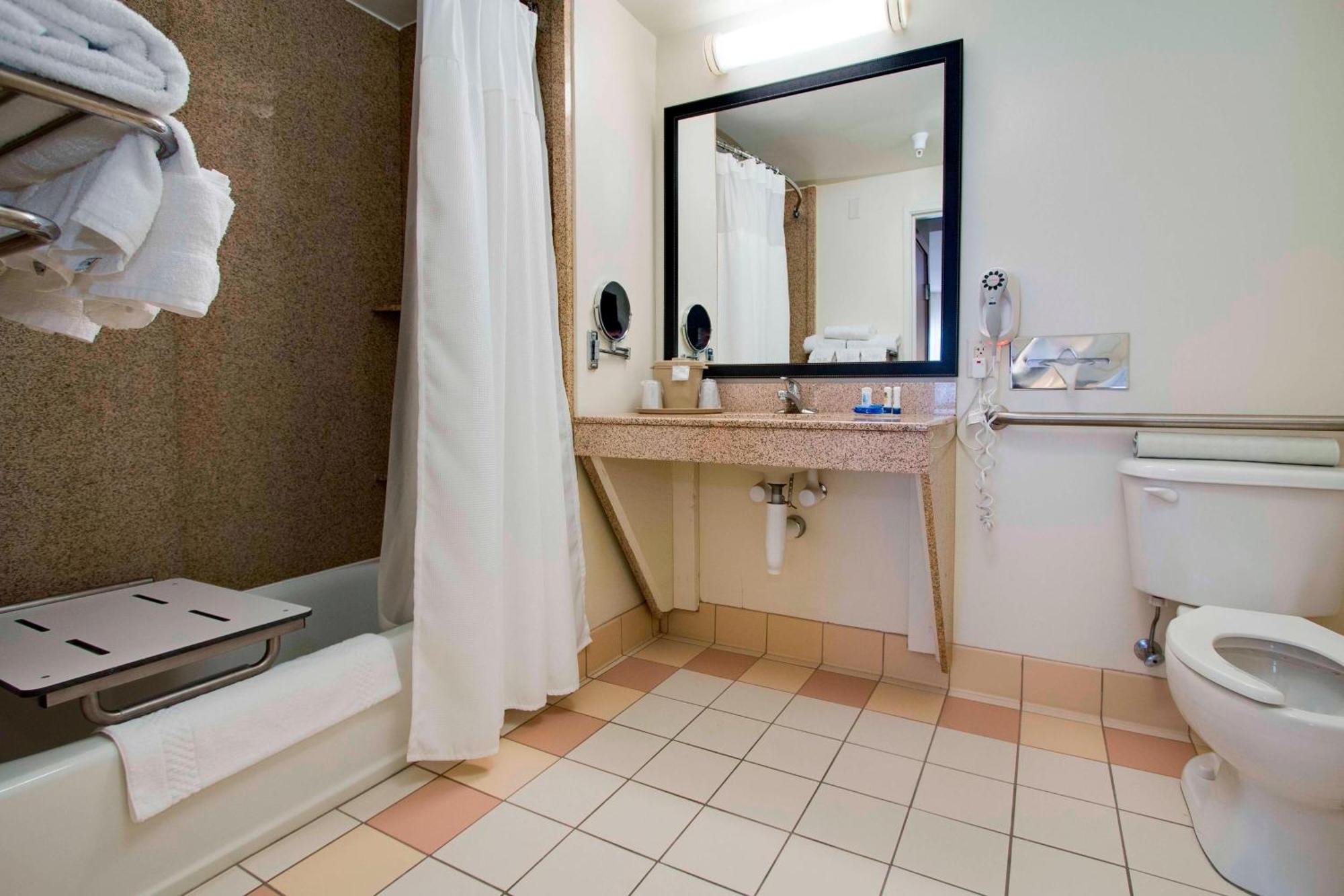 Hotel Fairfield & By Marriott