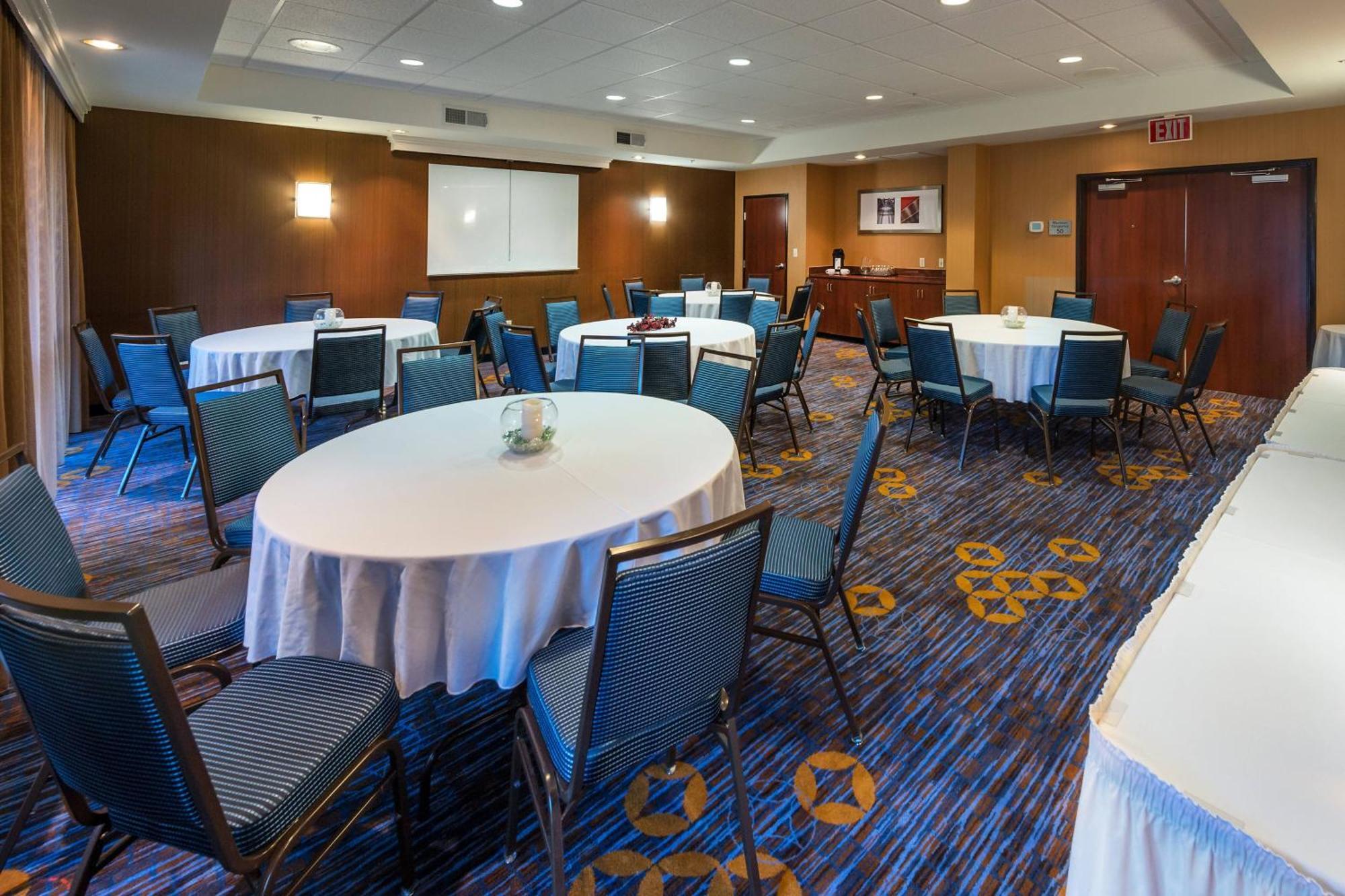 Courtyard By Marriott 3*