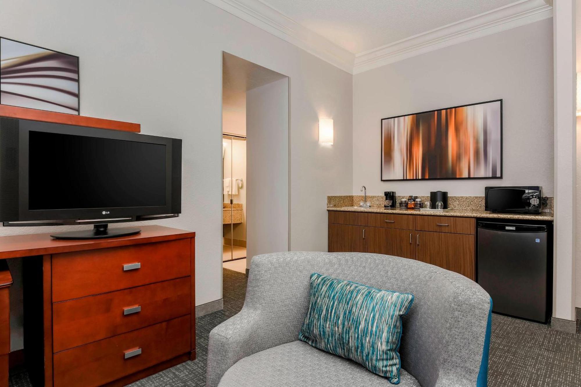 Hotel Courtyard By Marriott Orlando Mary North Heathrow