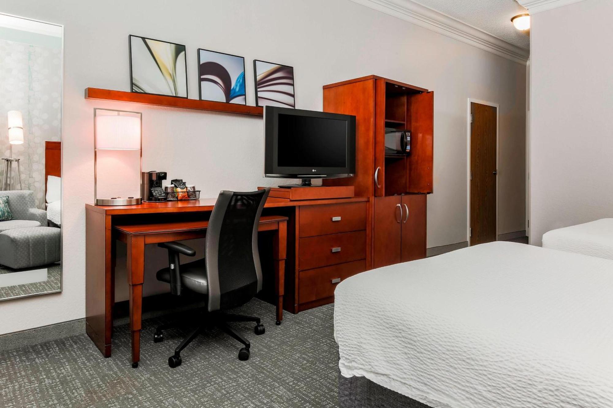 Courtyard By Marriott Orlando Mary North Hotel 3*