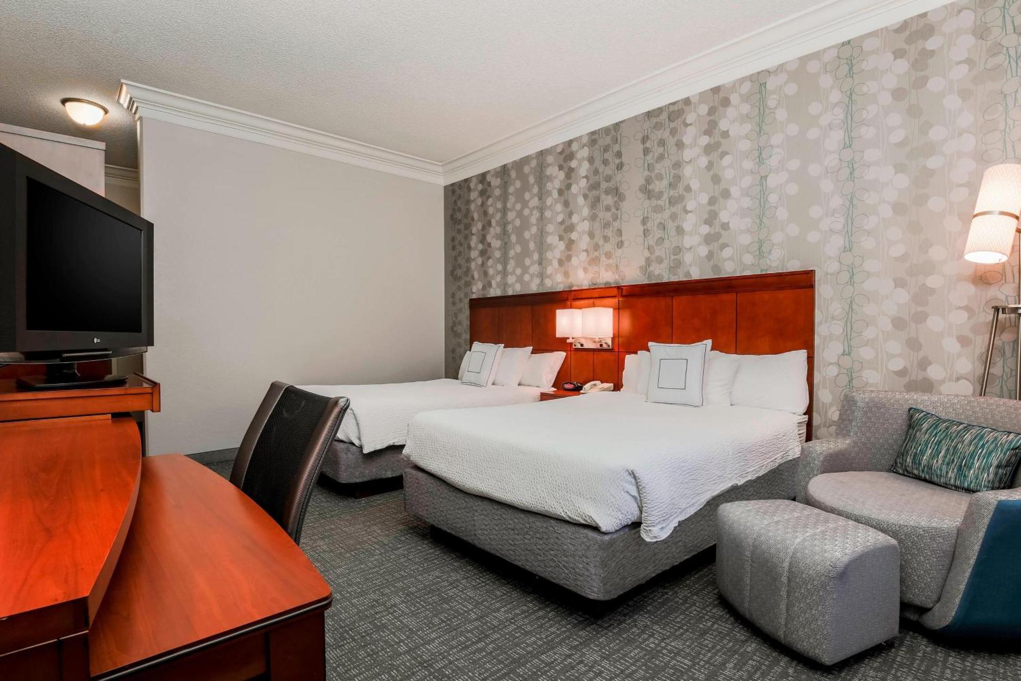 Courtyard By Marriott Orlando Mary North Hotel Heathrow