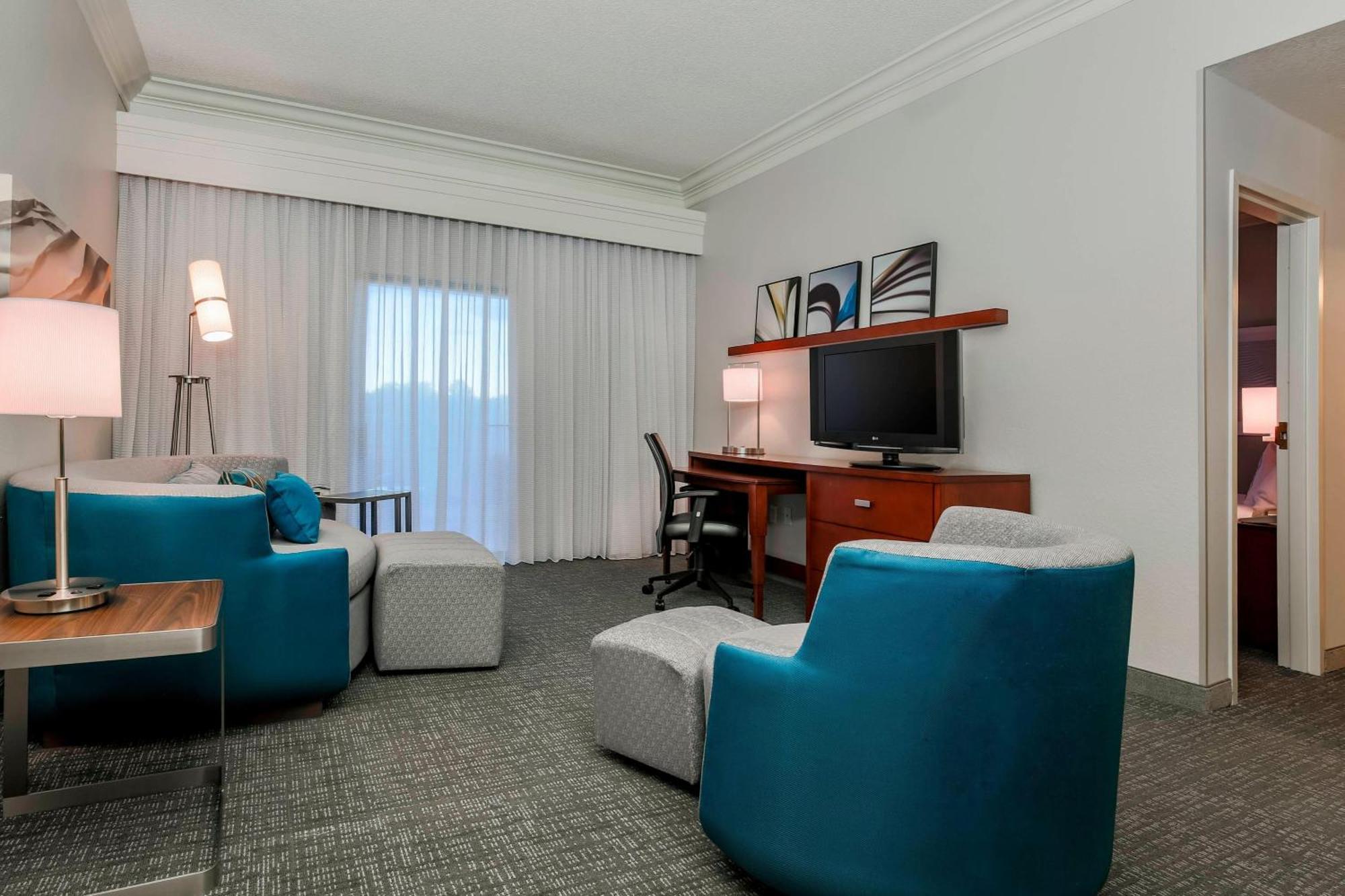 Courtyard By Marriott Orlando Mary North Hotel