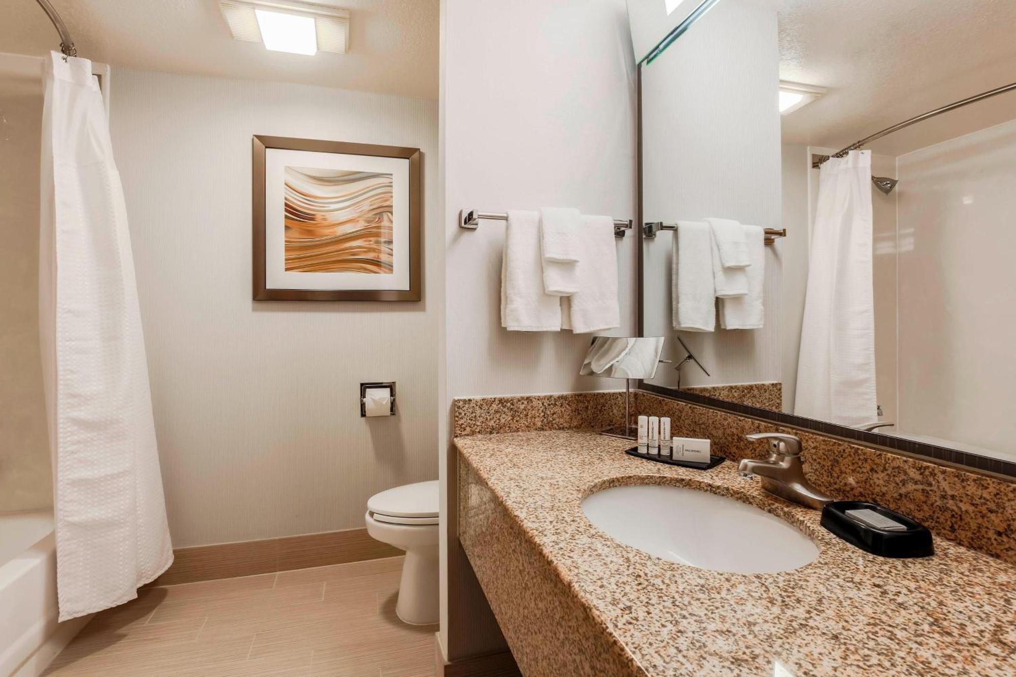 Courtyard By Marriott Orlando Mary North 3* Heathrow