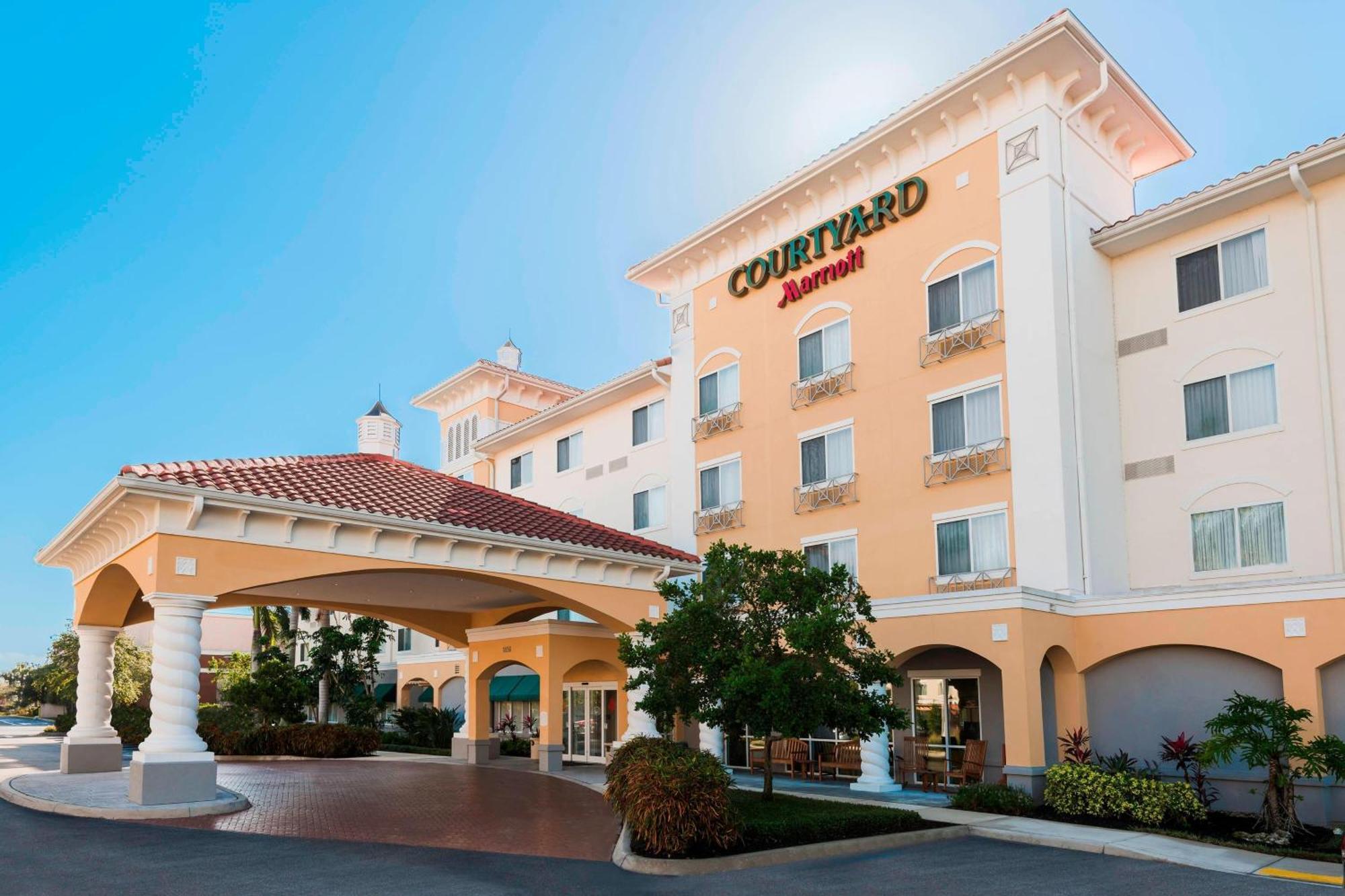 Courtyard Myers At I-75 And Gulf Coast Town Center Hotel