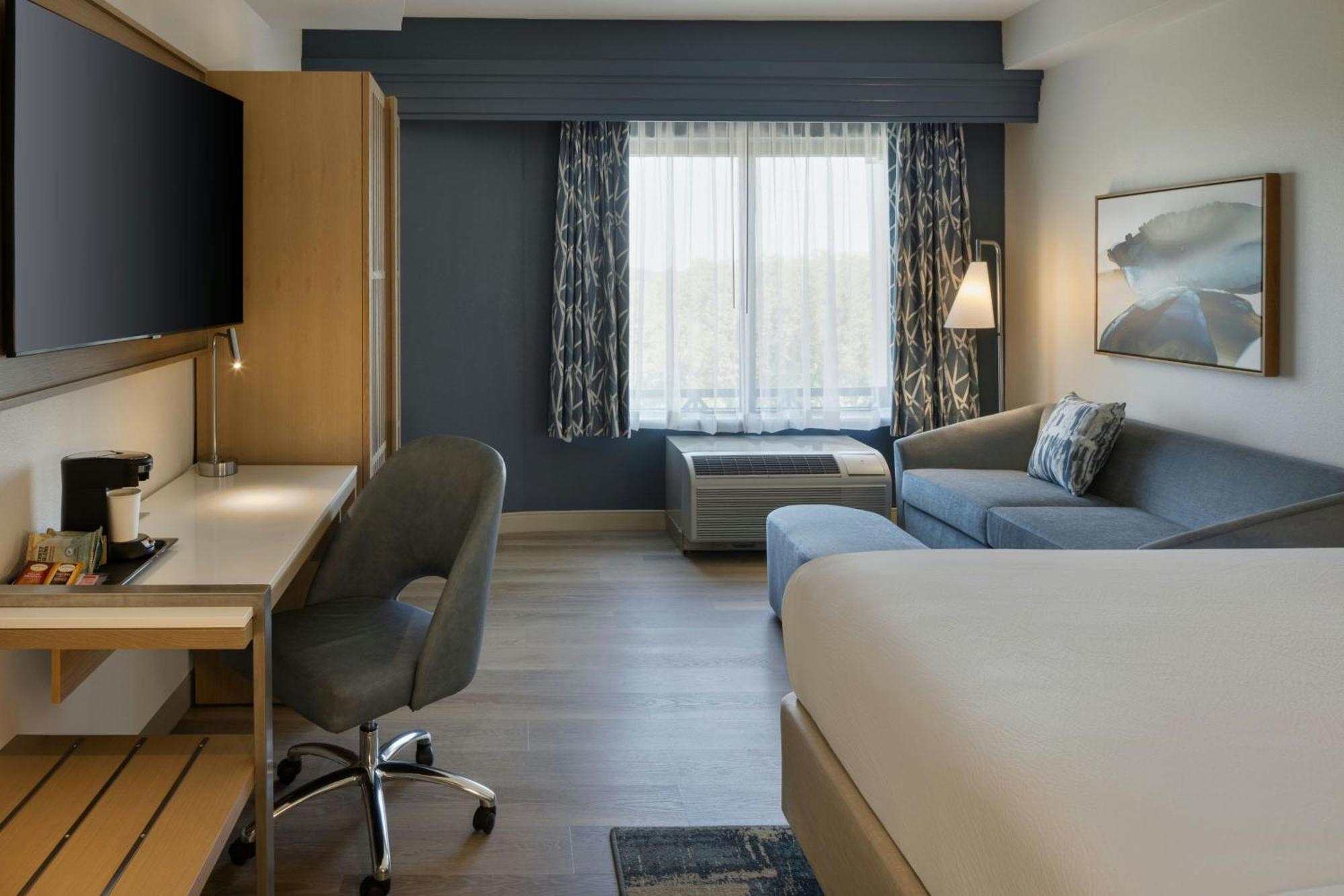 Courtyard By Marriott Sandestin At Grand Boulevard 3*