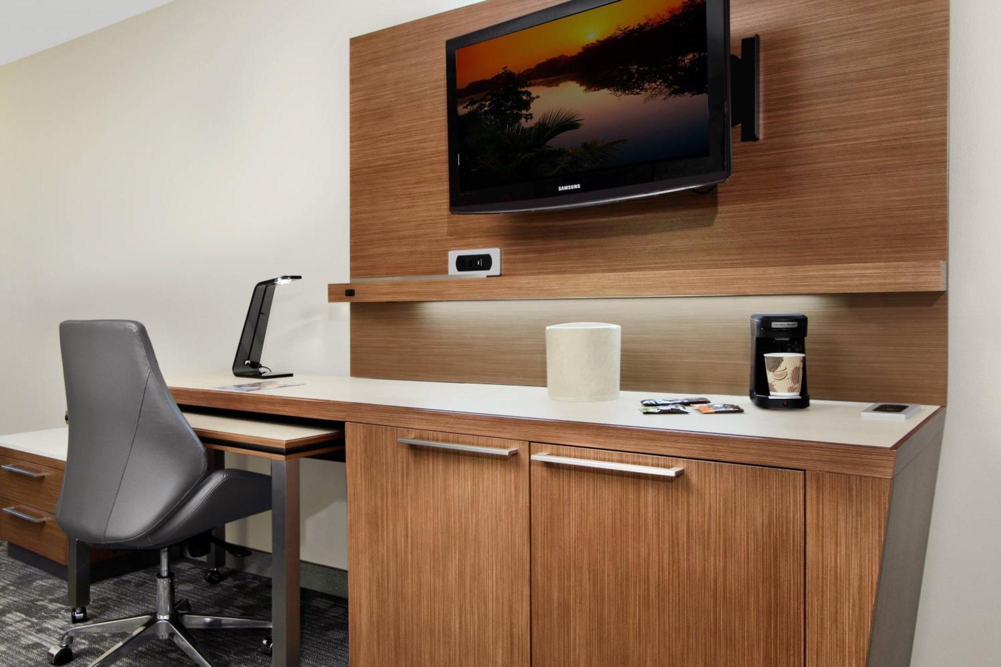 Courtyard By Marriott Cocoa Cape Canaveral
