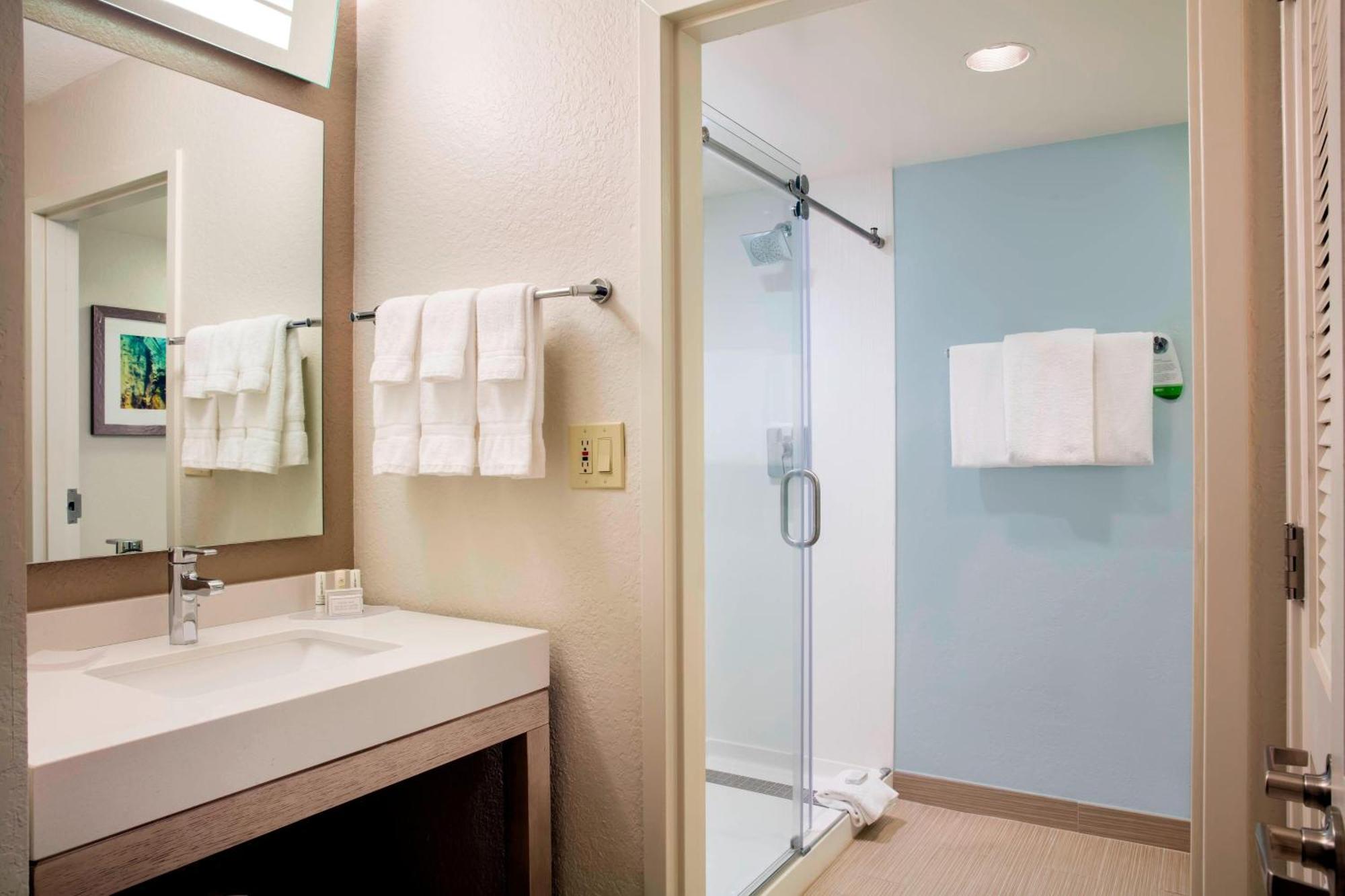 Courtyard By Marriott Lauderdale 3*