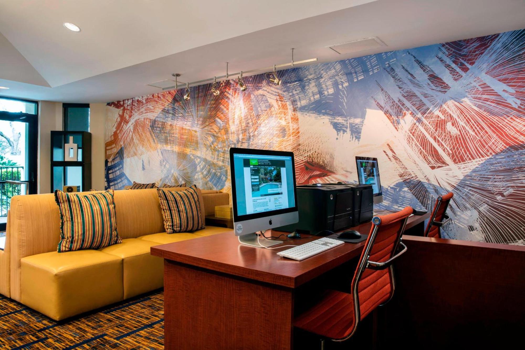 Courtyard By Marriott Lauderdale 3*
