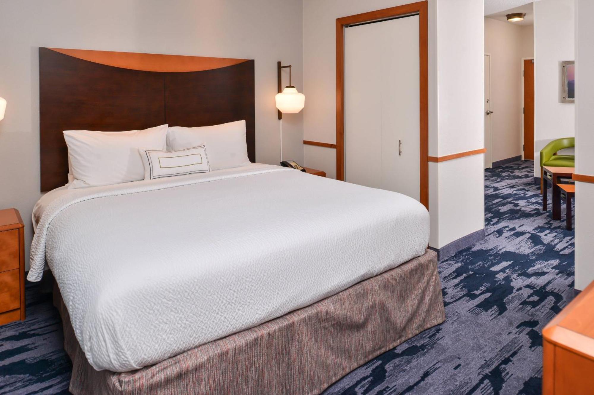 Fairfield & By Marriott
