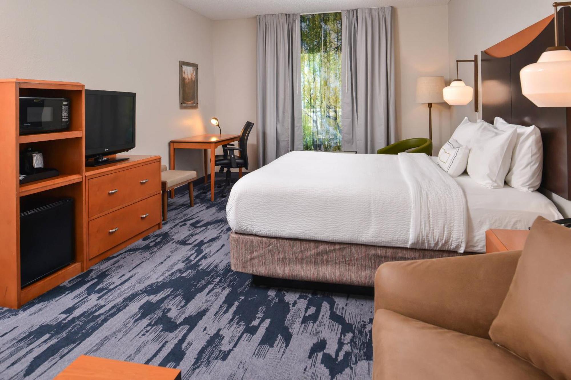 Fairfield & By Marriott 3*