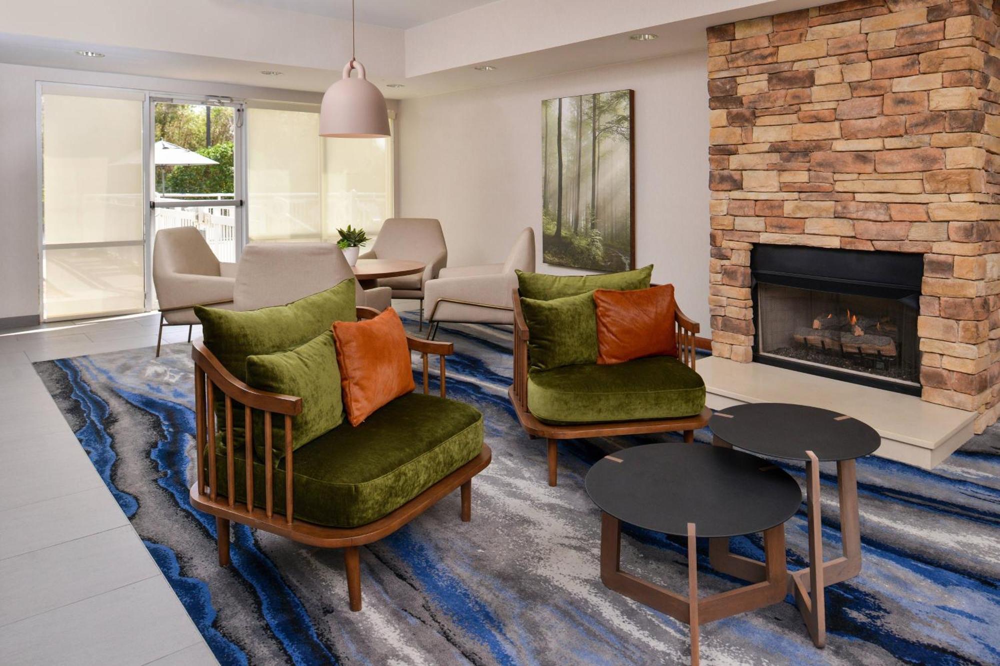 Hotel Fairfield & By Marriott