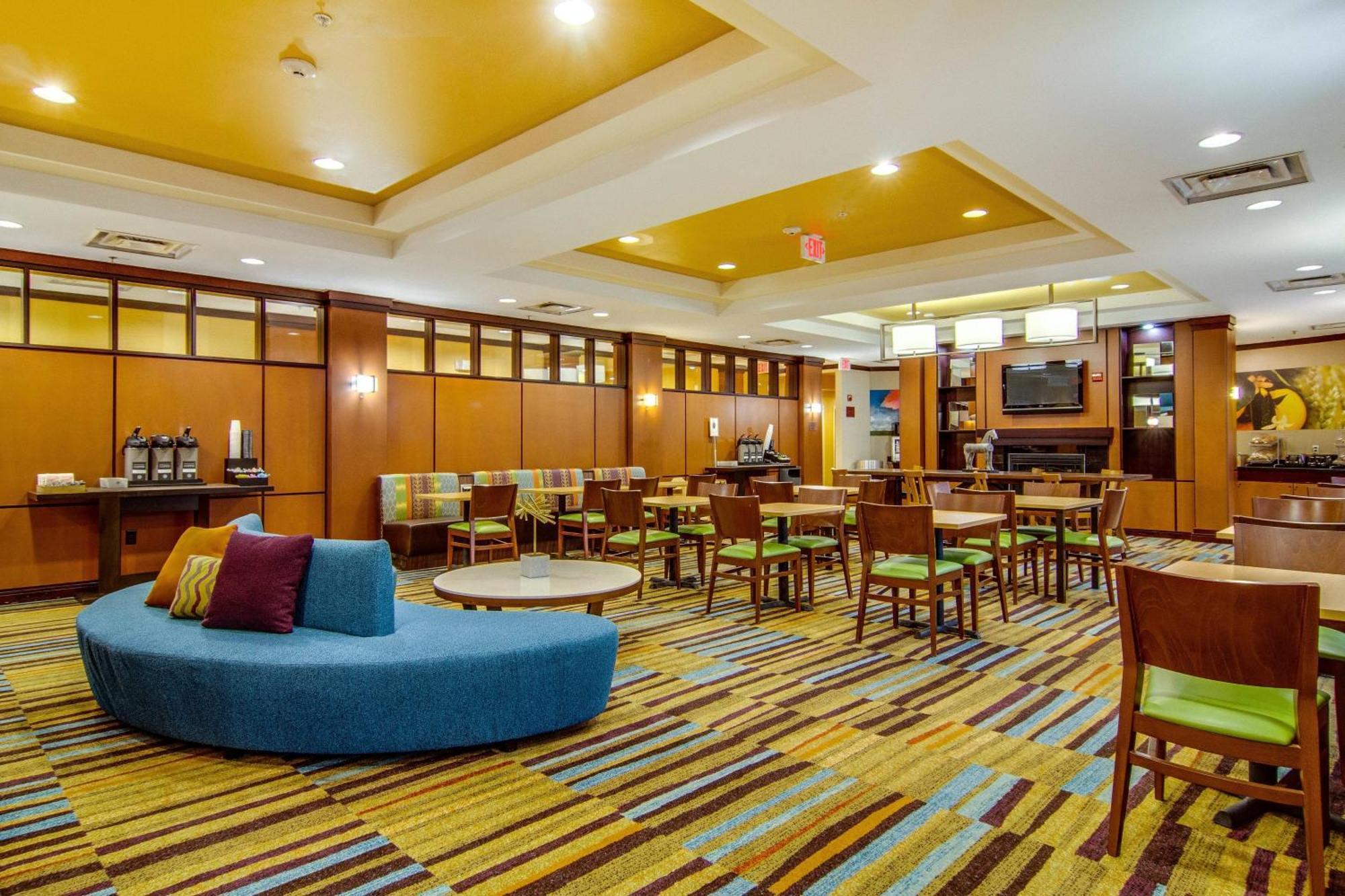 Hotel Fairfield & I-95 3*
