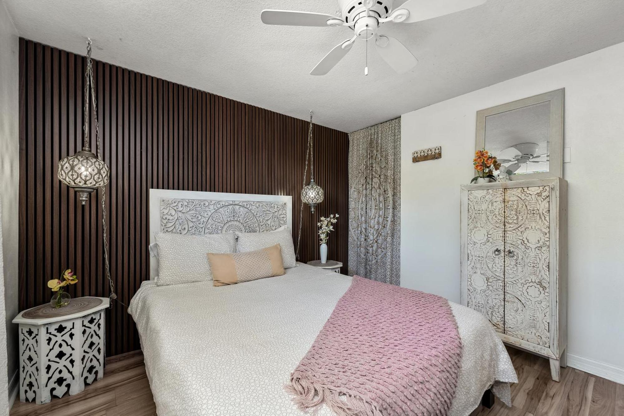 Apartment Luxury Zen Den With Heated Pool Just Off Siesta Key Sarasota