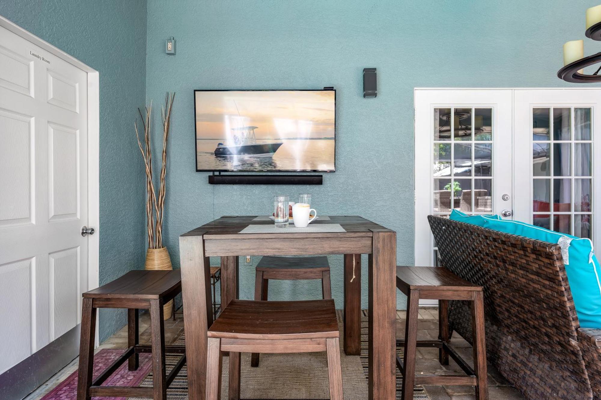 Apartment Luxury Zen Den With Heated Pool Just Off Siesta Key Sarasota