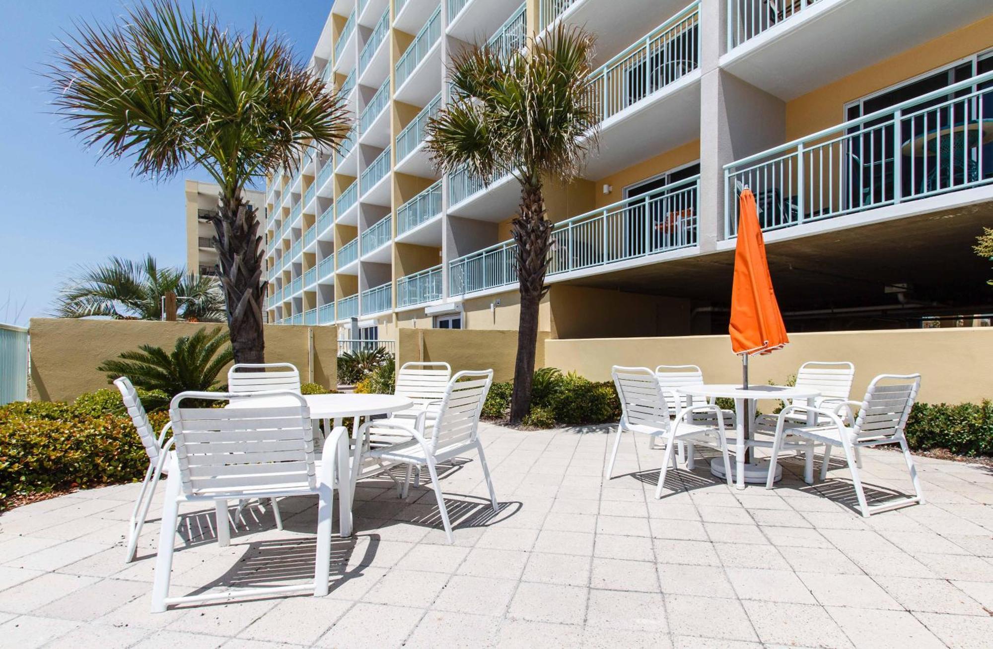 Apartment Pelican Isle 202 *
