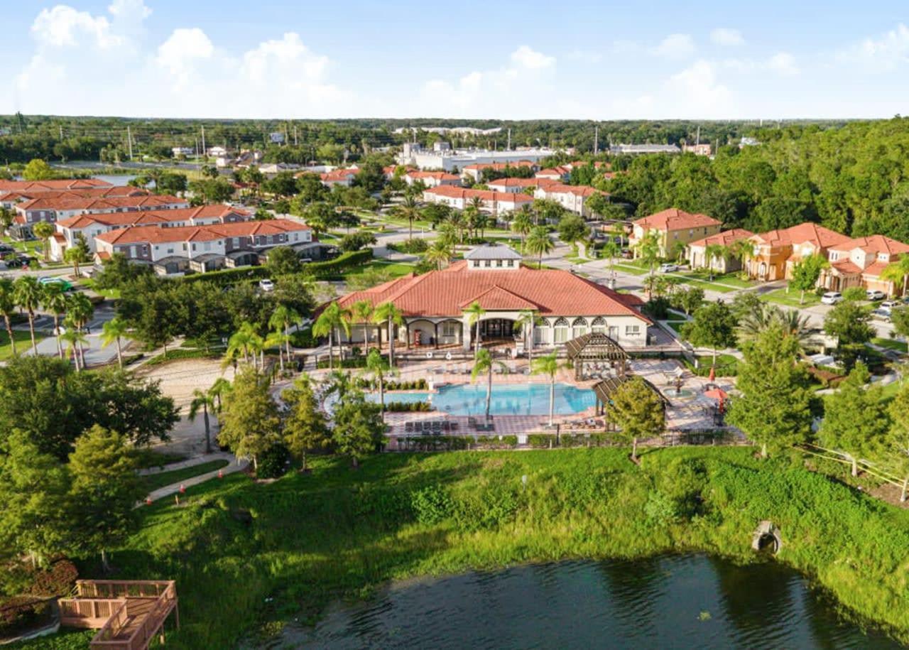 W Pool & Games Near -pet Friendly Kissimmee