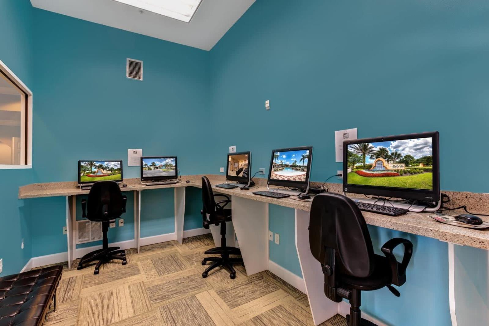 Holiday home W Pool & Games Near -pet Friendly