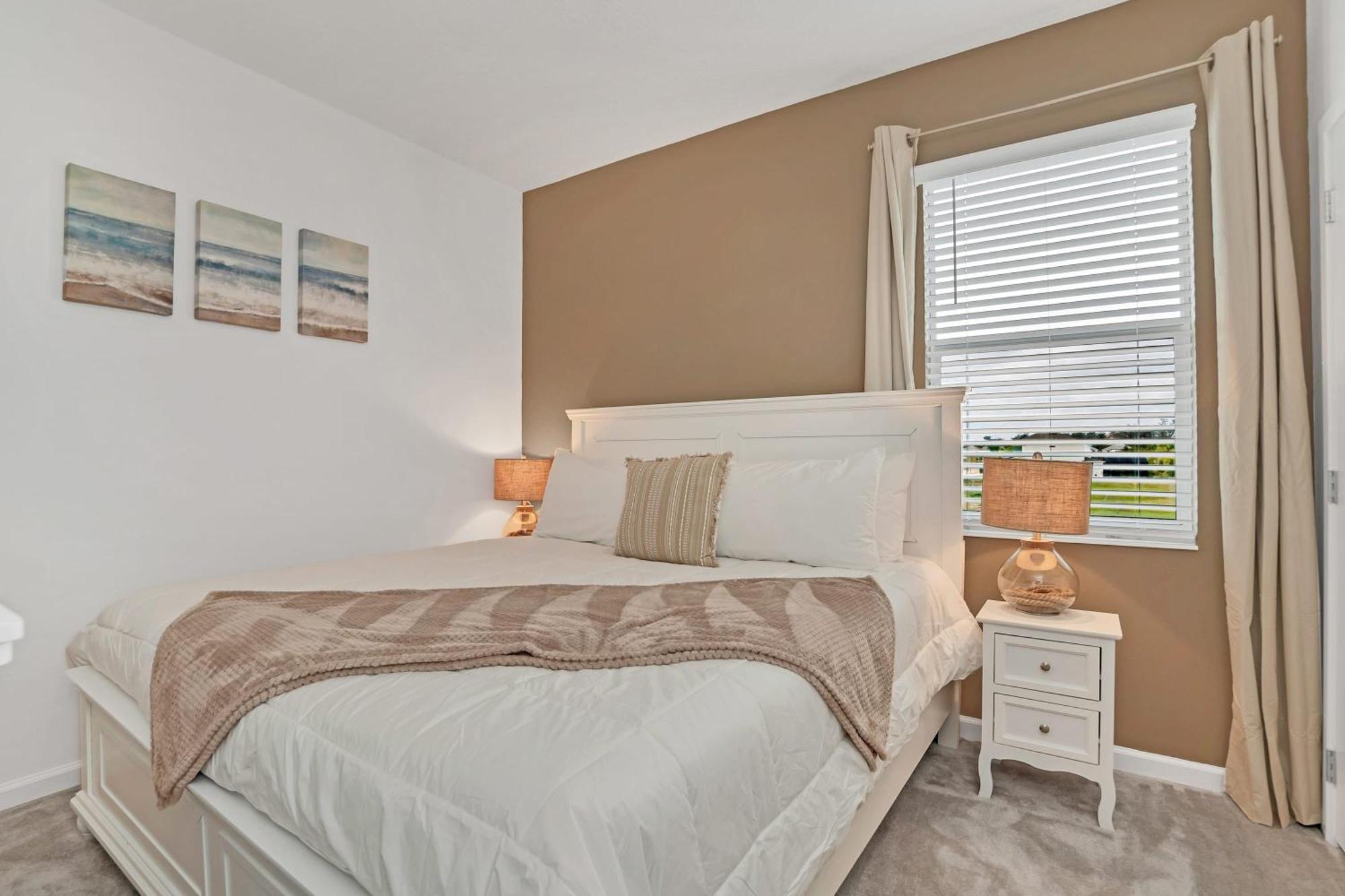 W Pool & Games Near -pet Friendly Holiday home *