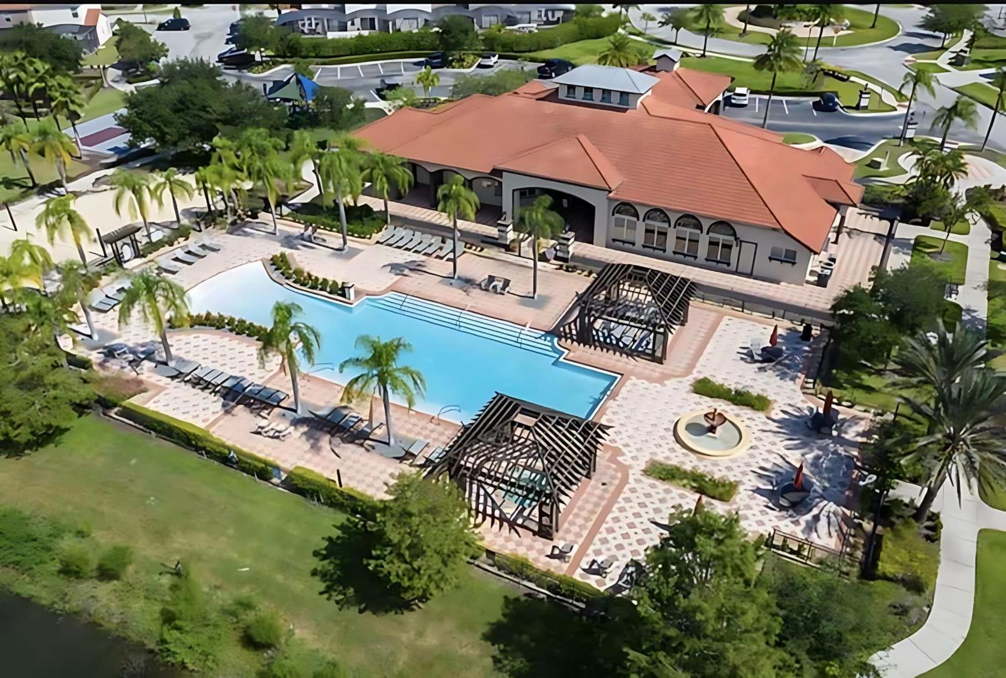 W Pool & Games Near -pet Friendly Holiday home *