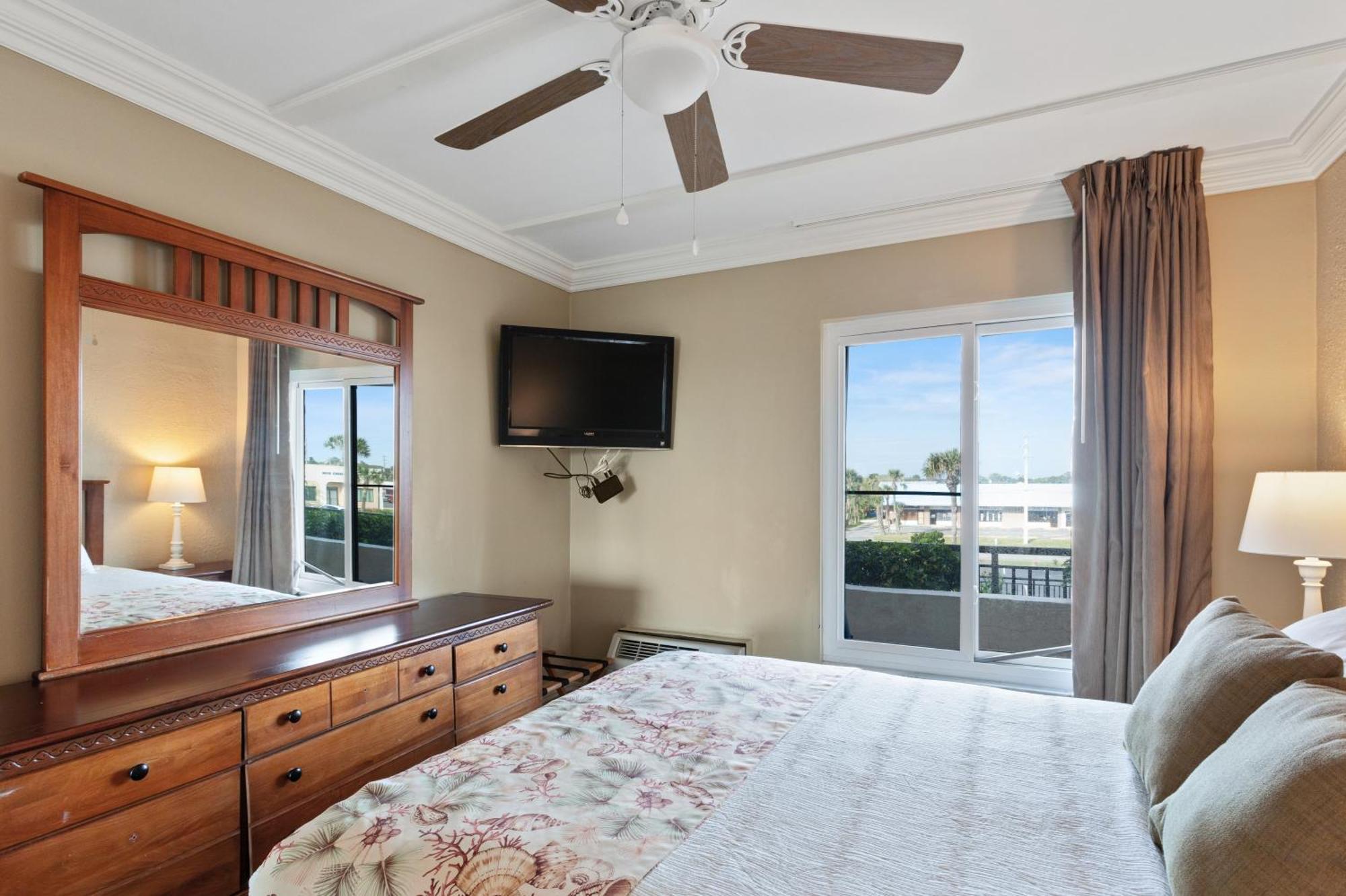 Beachers Hotel Crescent Beach