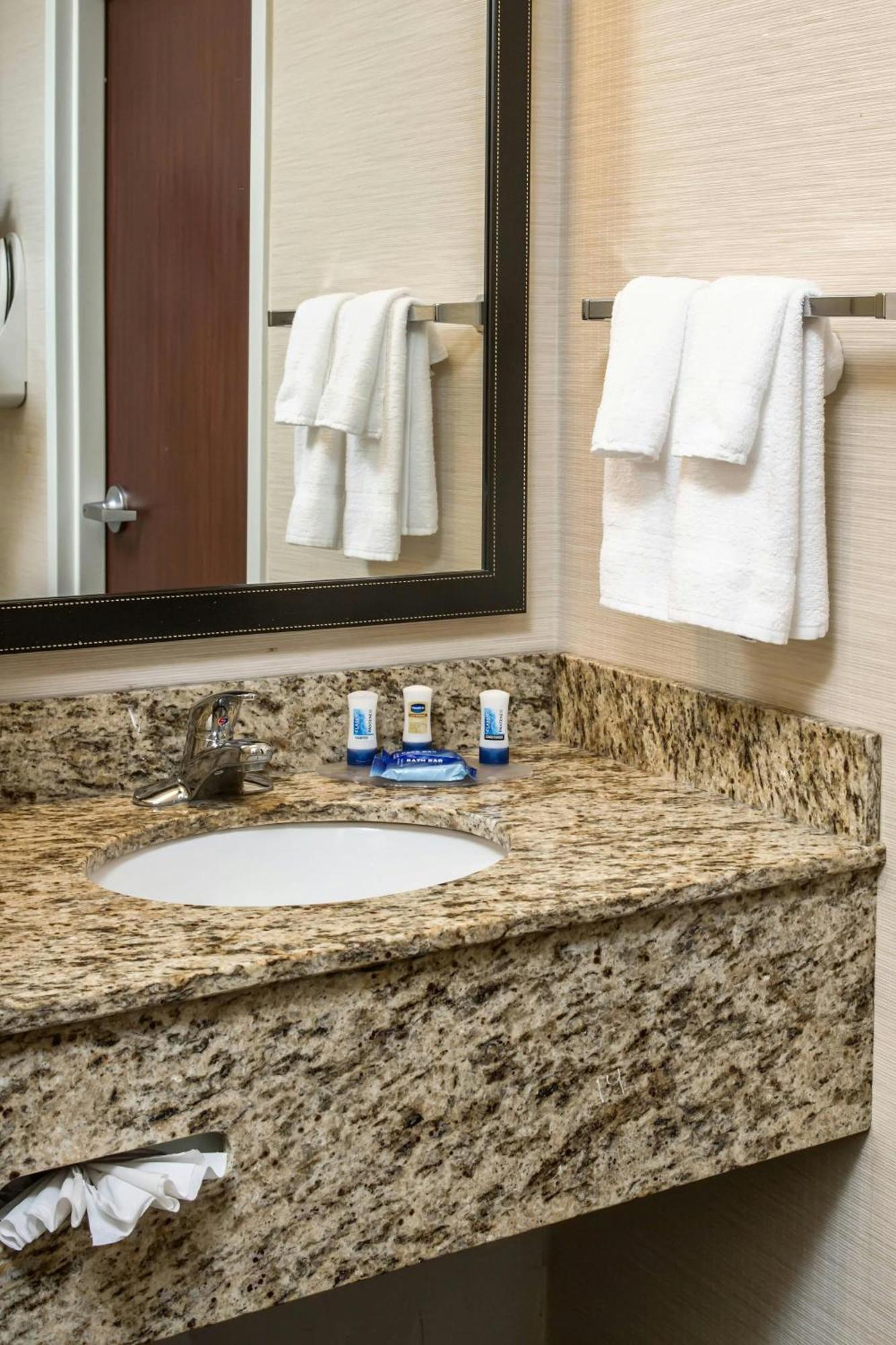 Fairfield & Airport Hotel