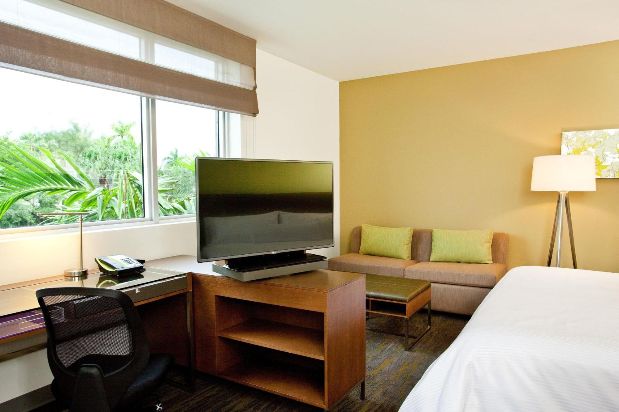 Hotel Element Miami Doral Sweetwater