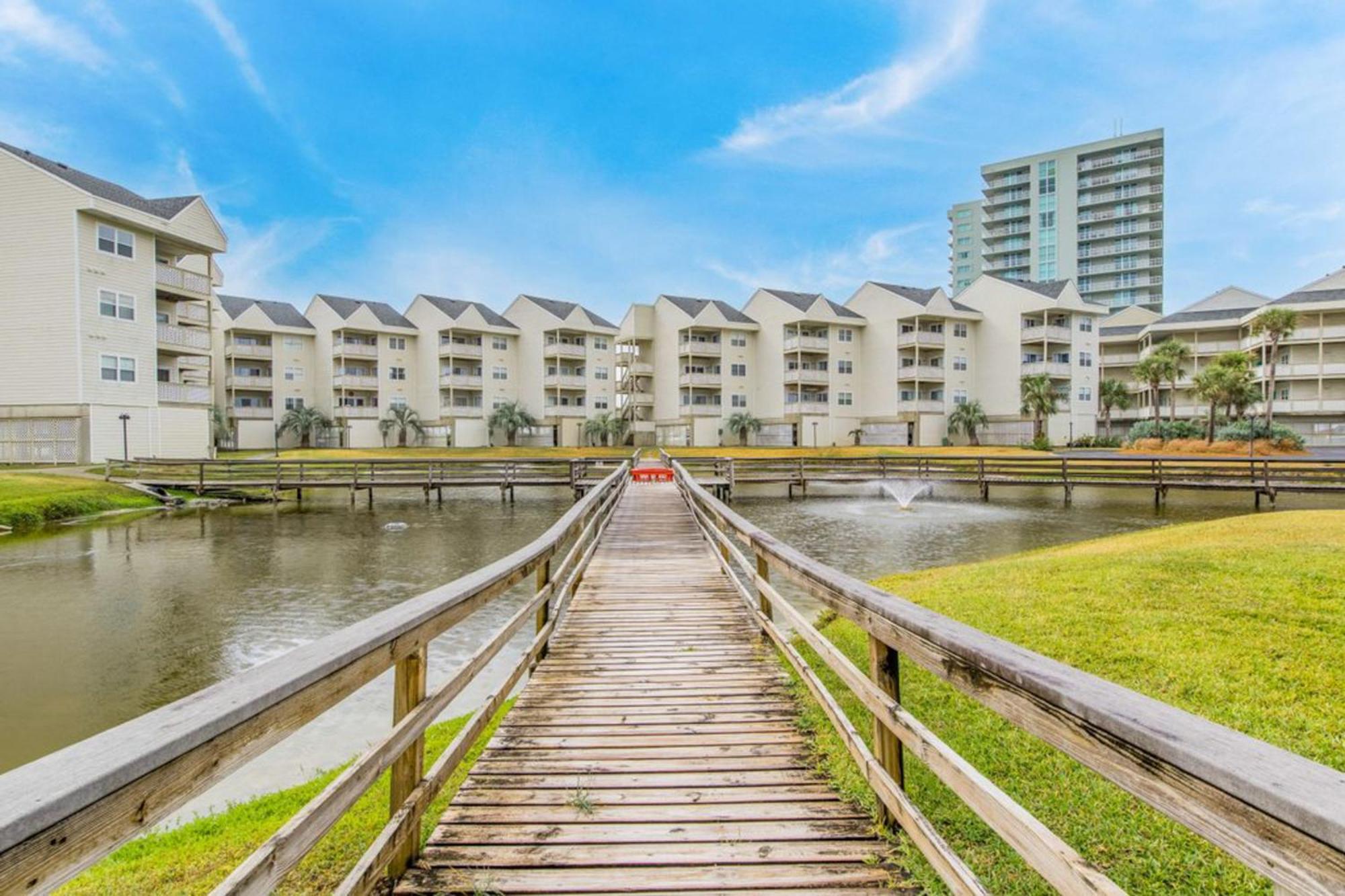 Bayview Escape * Pensacola Beach