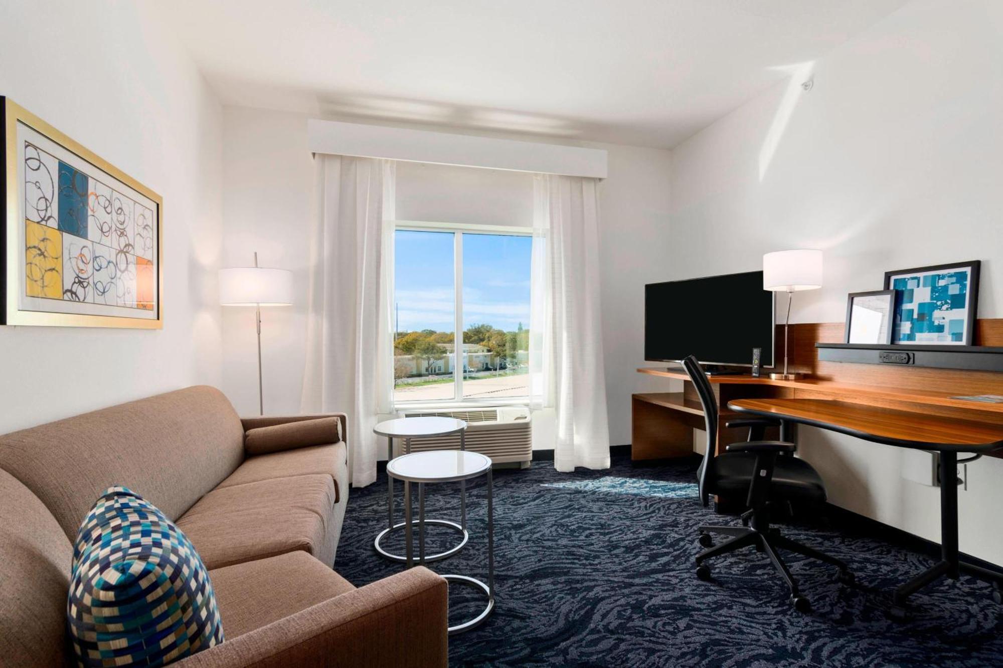 Hotel Fairfield & By Marriott St Petersburg North 4*