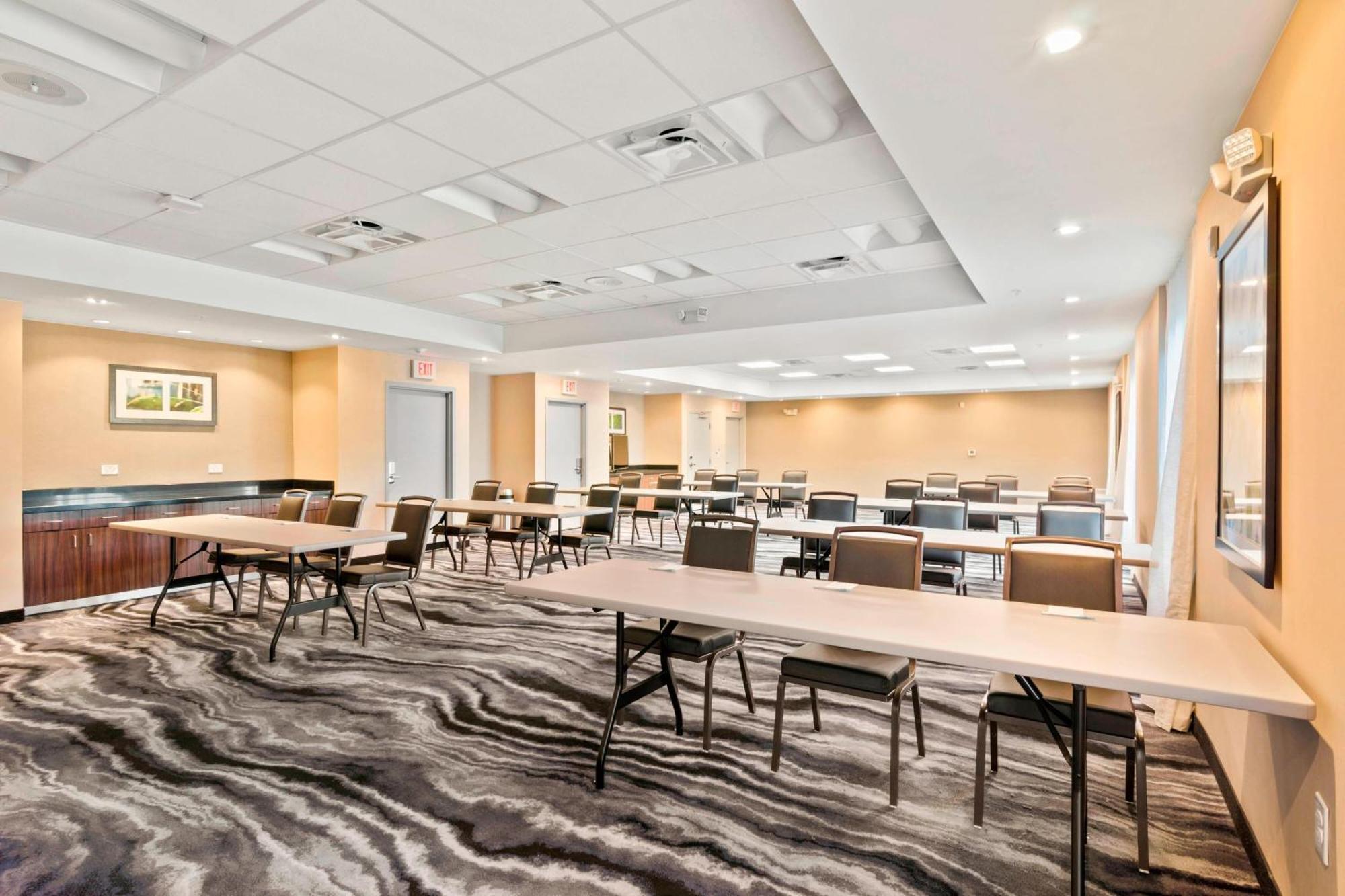 Hotel Fairfield & By Marriott St Petersburg North St. Petersburg