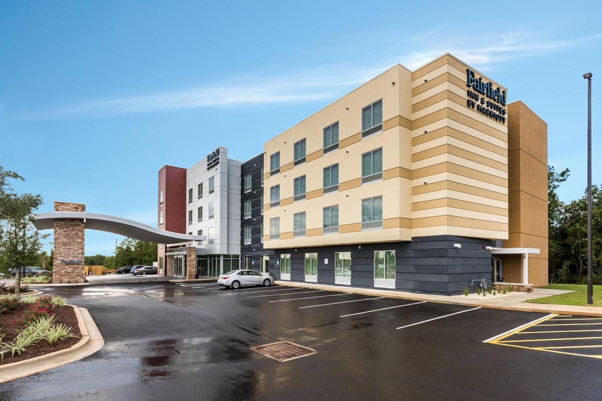 Hotel Fairfield & By Marriott 3*