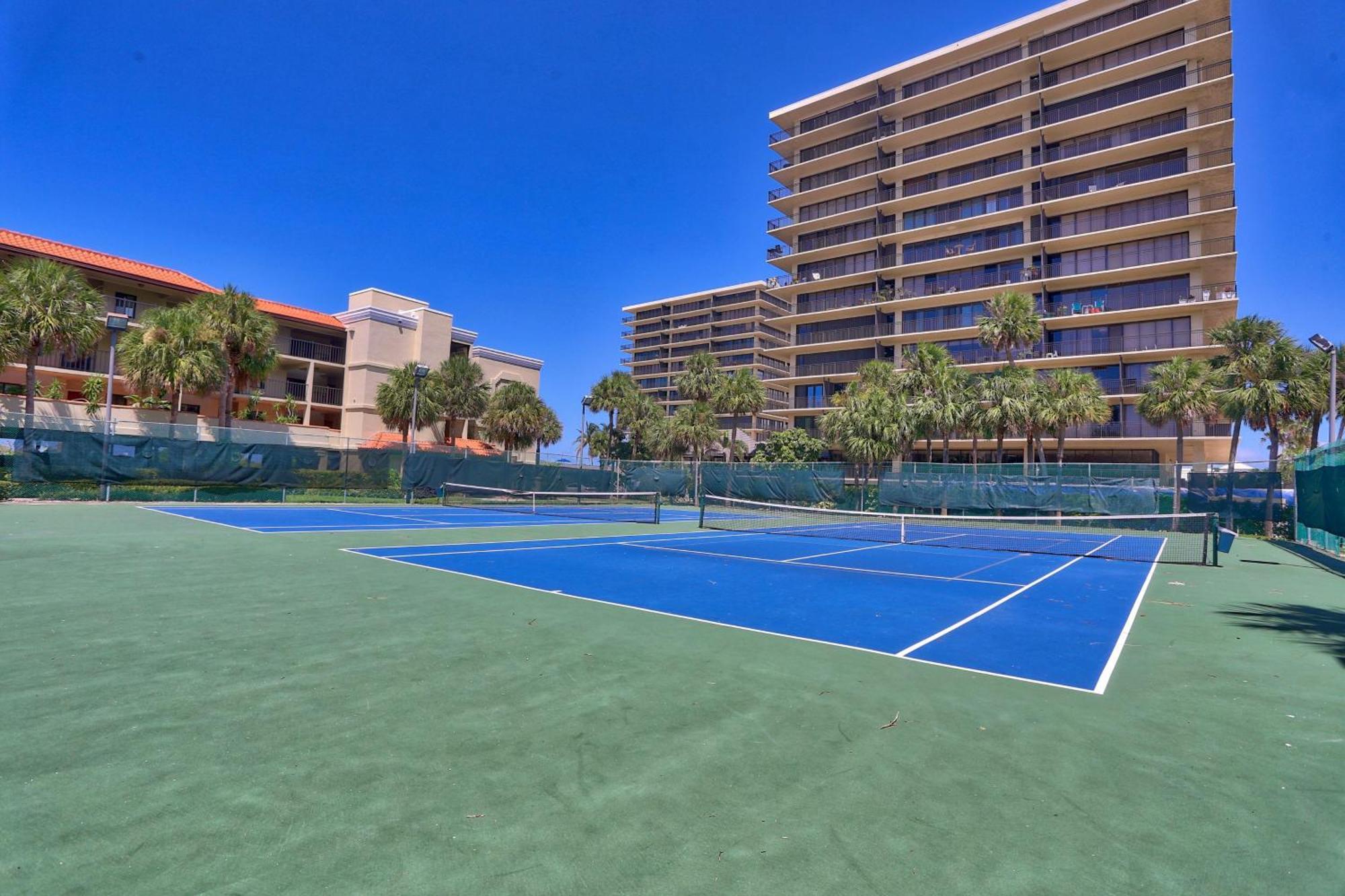 Land's End 11-307 Front - Premier Holiday home St. Pete Beach