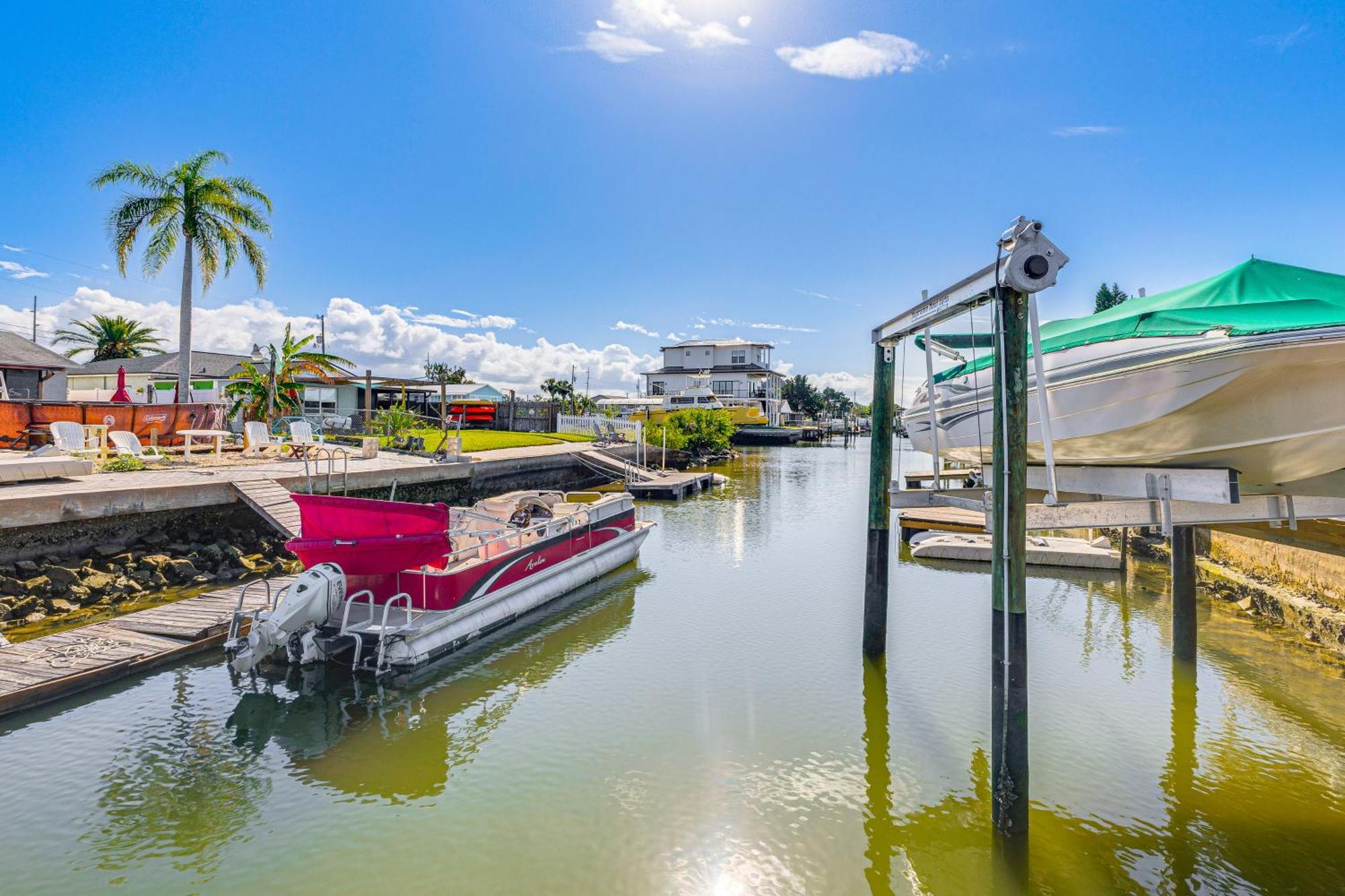 Spacious Canalfront With Pool About Half Mi To Hudson