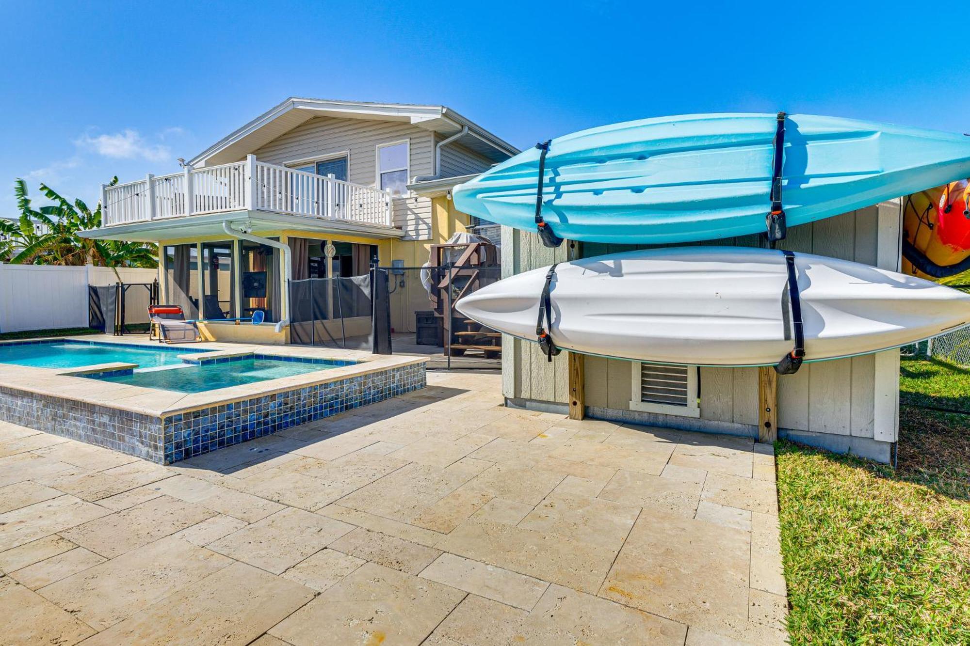Spacious Canalfront With Pool About Half Mi To
