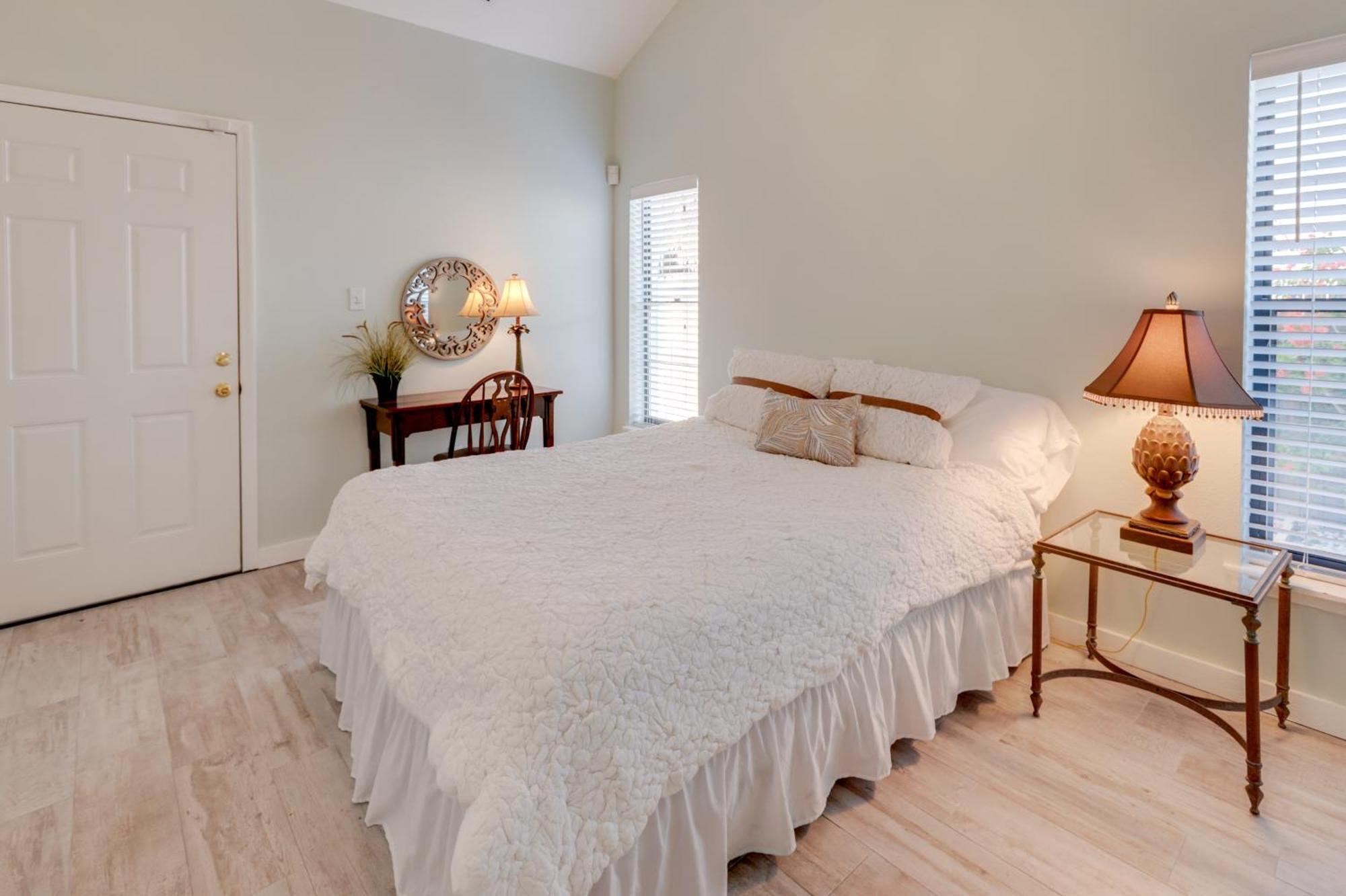 Escape With Grill Walk To Beach! Holiday home Cape Canaveral