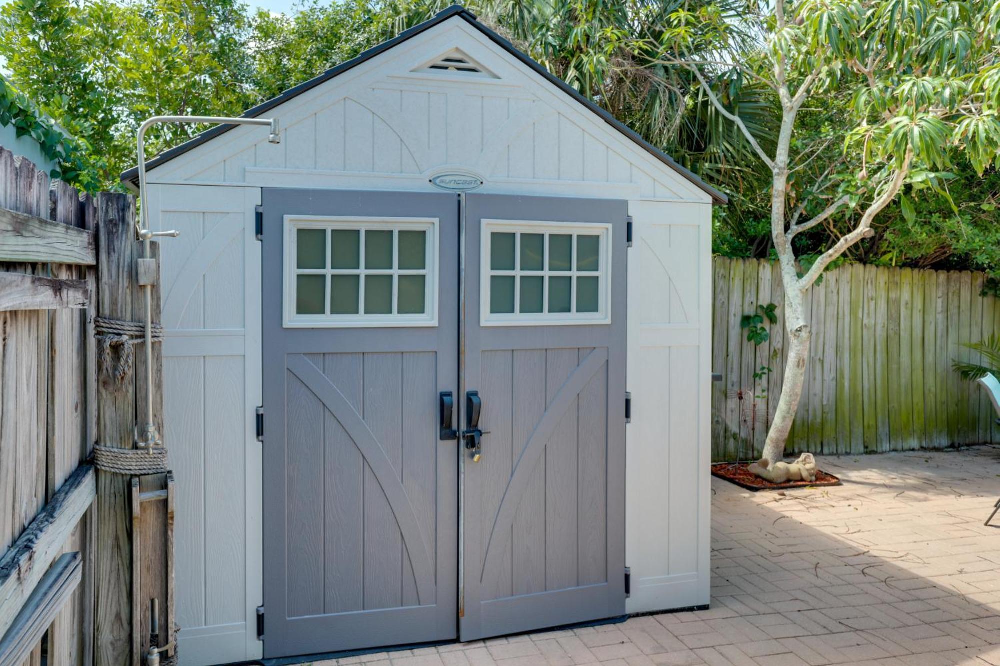 Escape With Grill Walk To Beach! Cape Canaveral