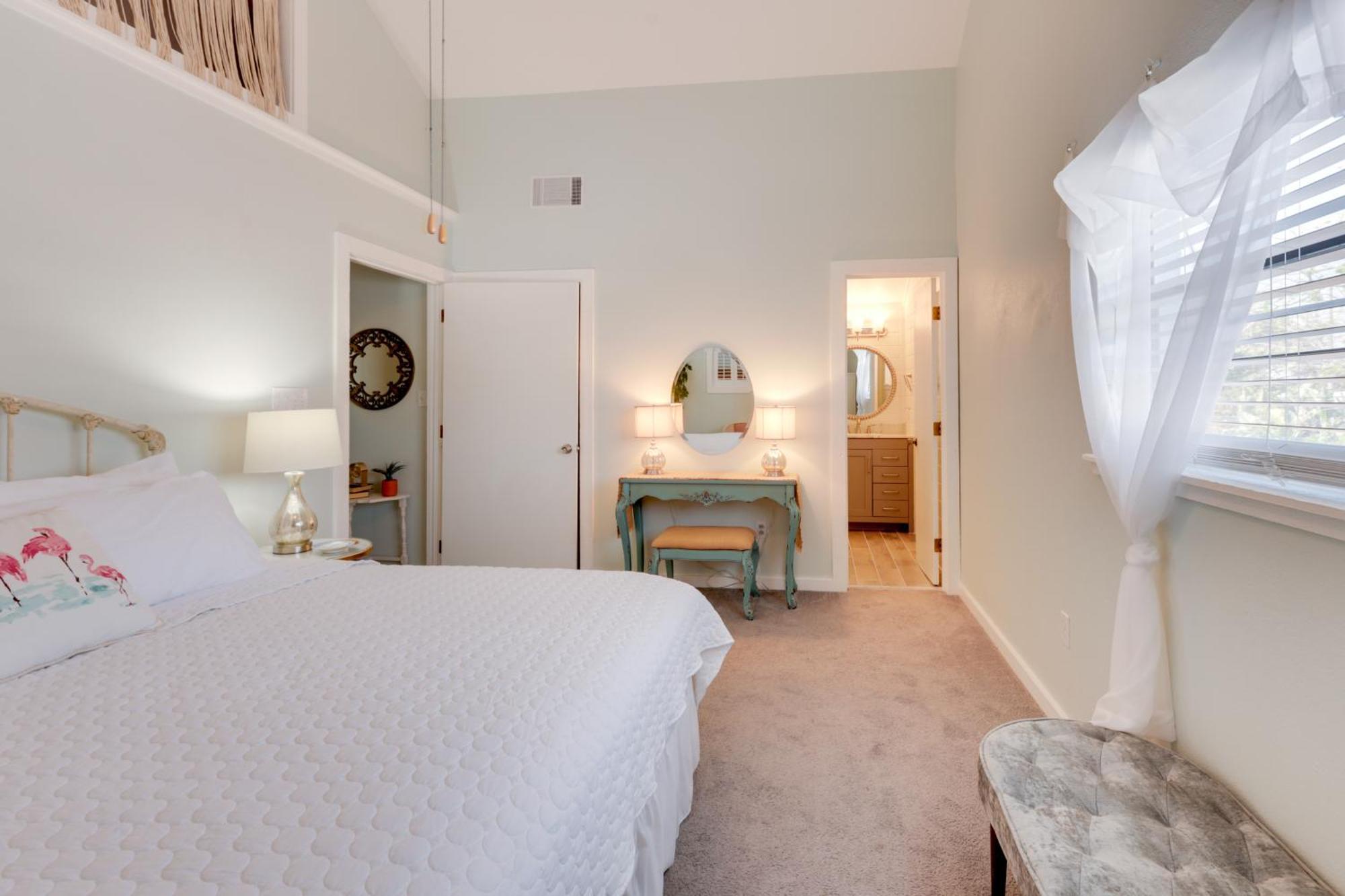 Escape With Grill Walk To Beach! Holiday home Cape Canaveral