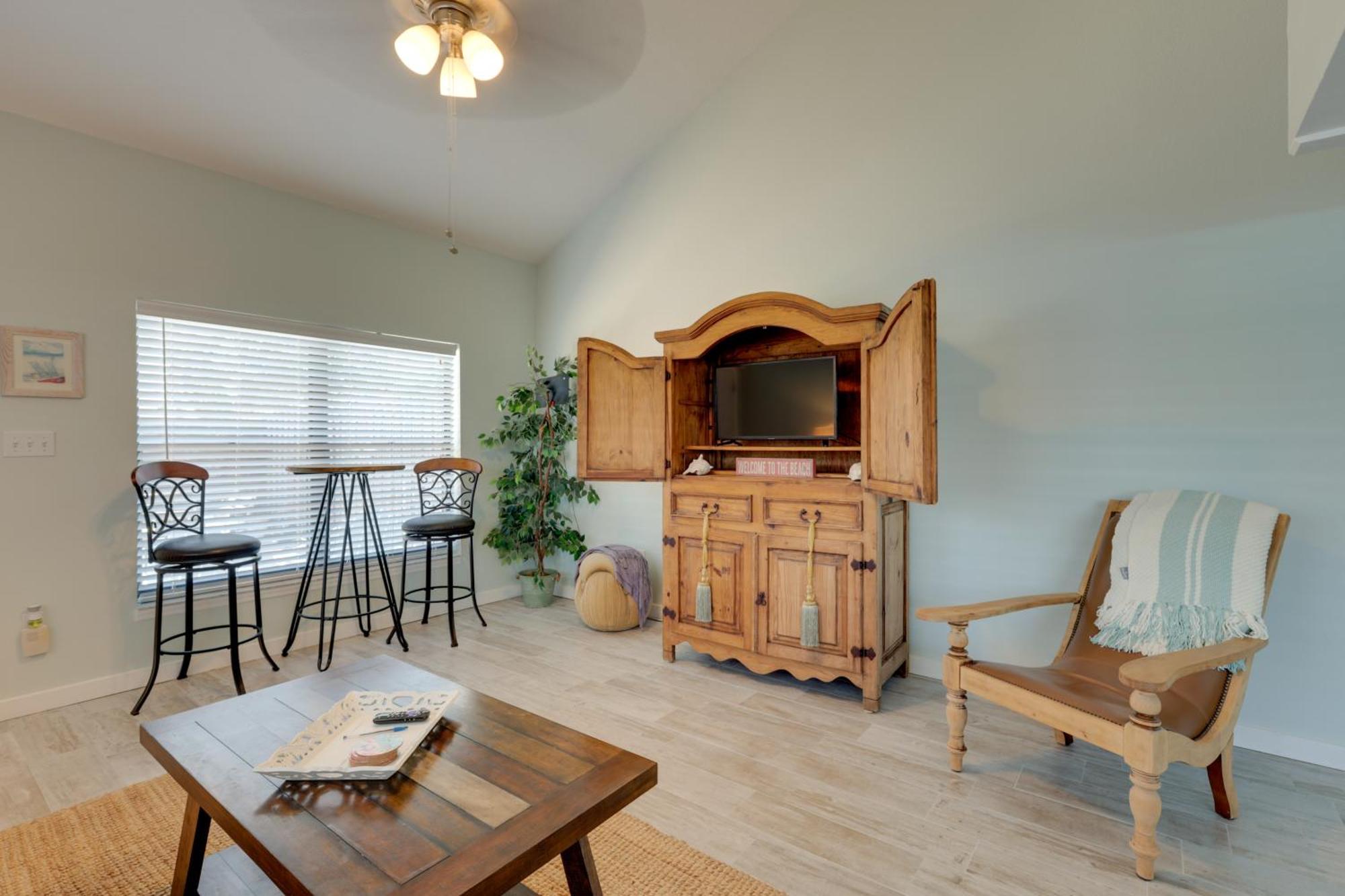 Holiday home Escape With Grill Walk To Beach!