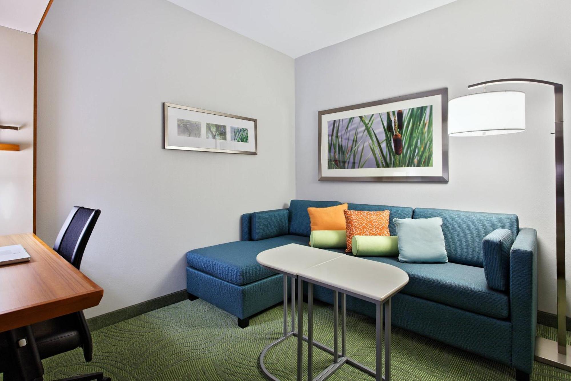 Hotel Springhill By Marriott 3*