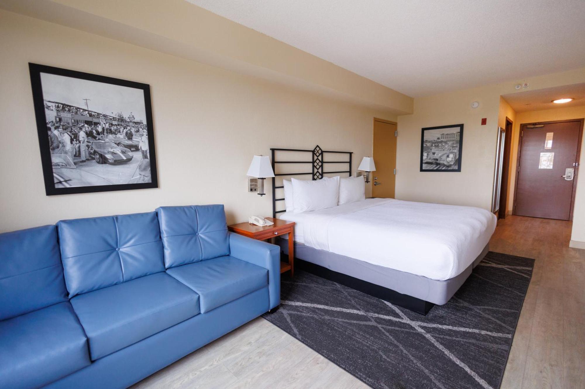 Seven Raceway Hotel