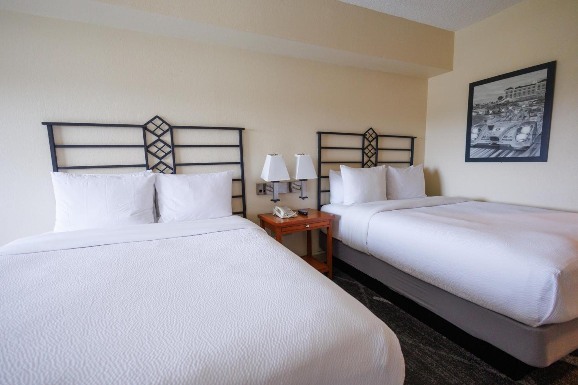 Hotel Seven Raceway 3*