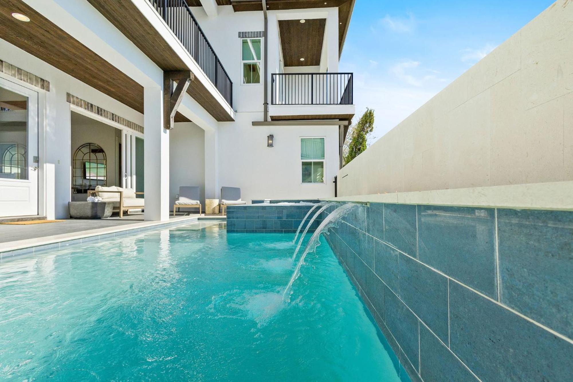 Poppy House By On 30a- Pool, Bikes, Golf Cart Holiday home *