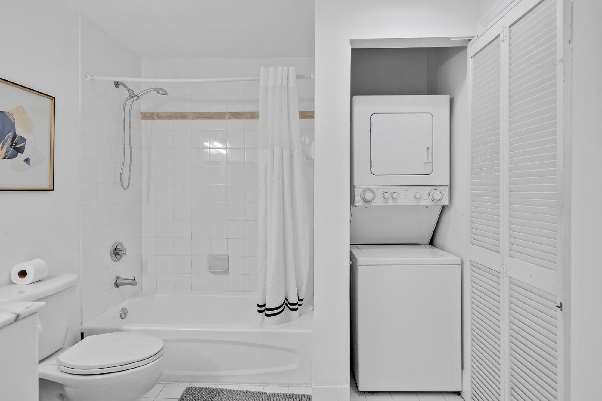 Beautiful 1 Bedroom Overlooking The Ocean And Downtown Brickell Apartment *