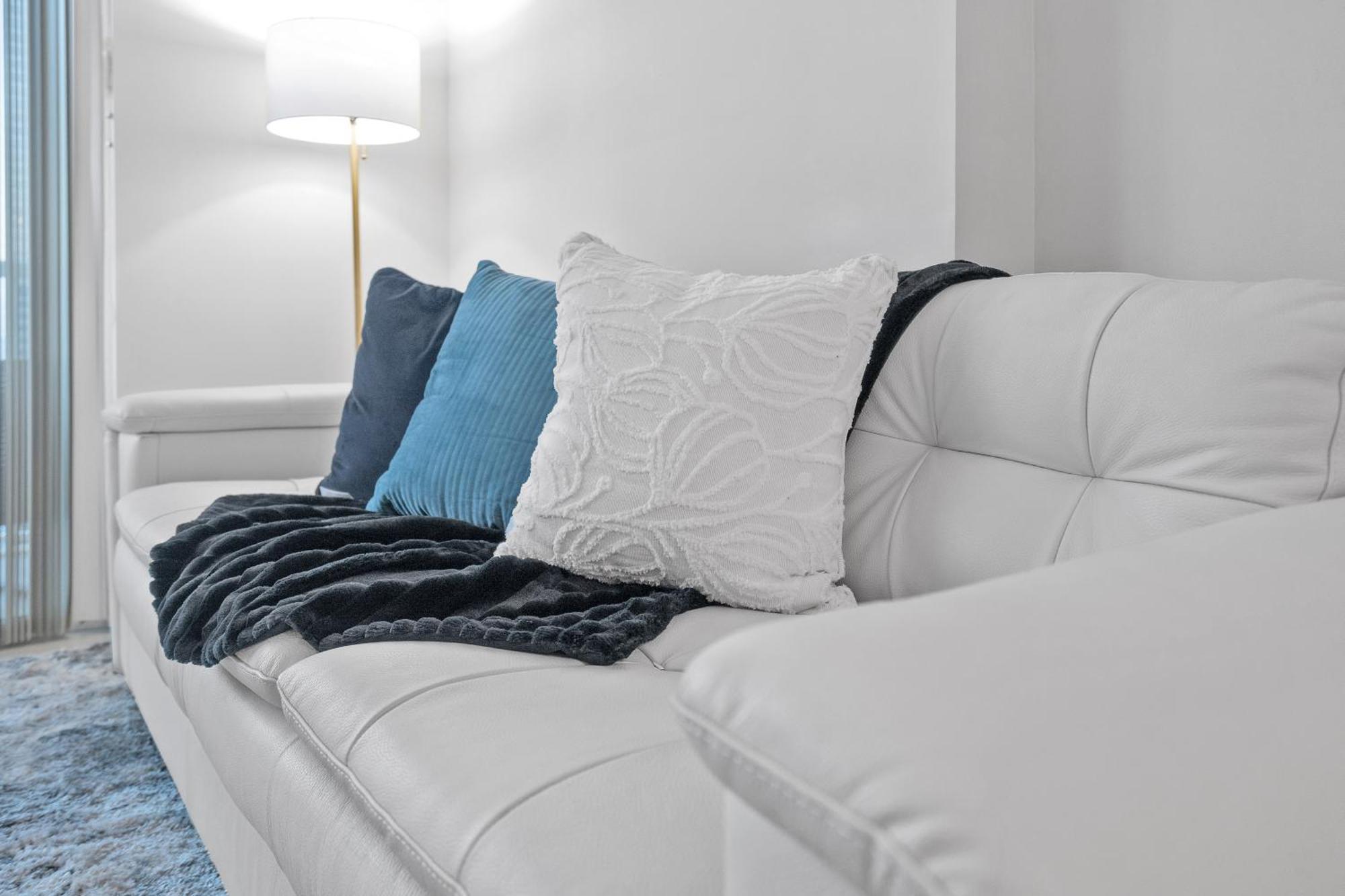 Beautiful 1 Bedroom Overlooking The Ocean And Downtown Brickell *