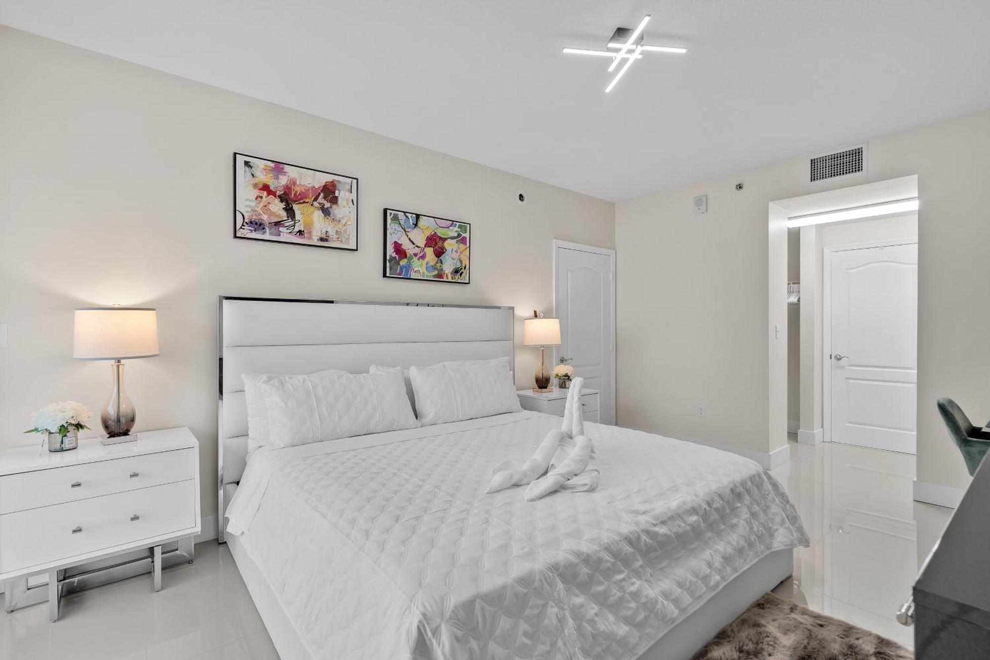 Beautiful 1 Bedroom Overlooking The Ocean And Downtown Brickell Apartment *