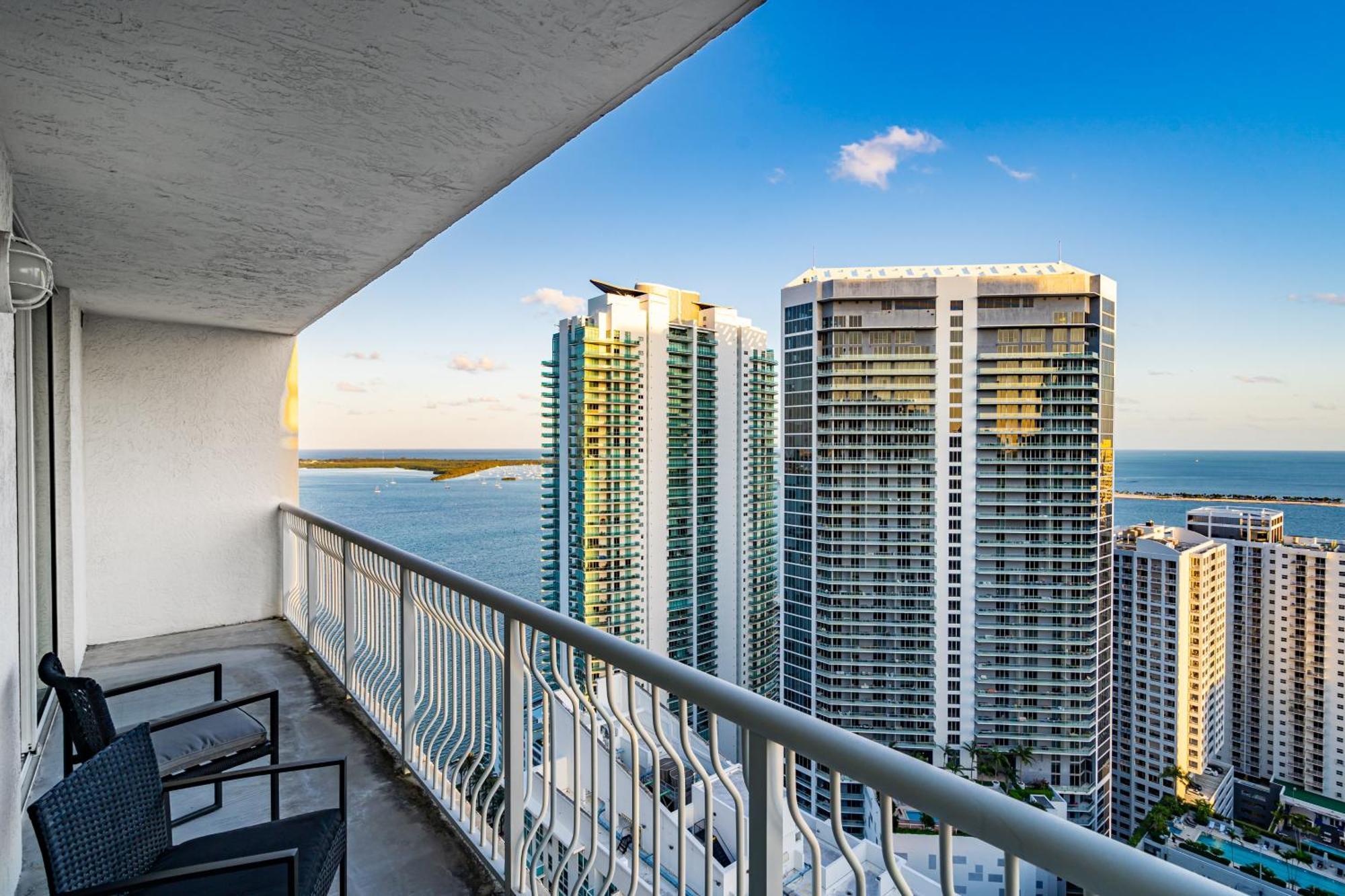 Apartment Beautiful 1 Bedroom Overlooking The Ocean And Downtown Brickell Miami